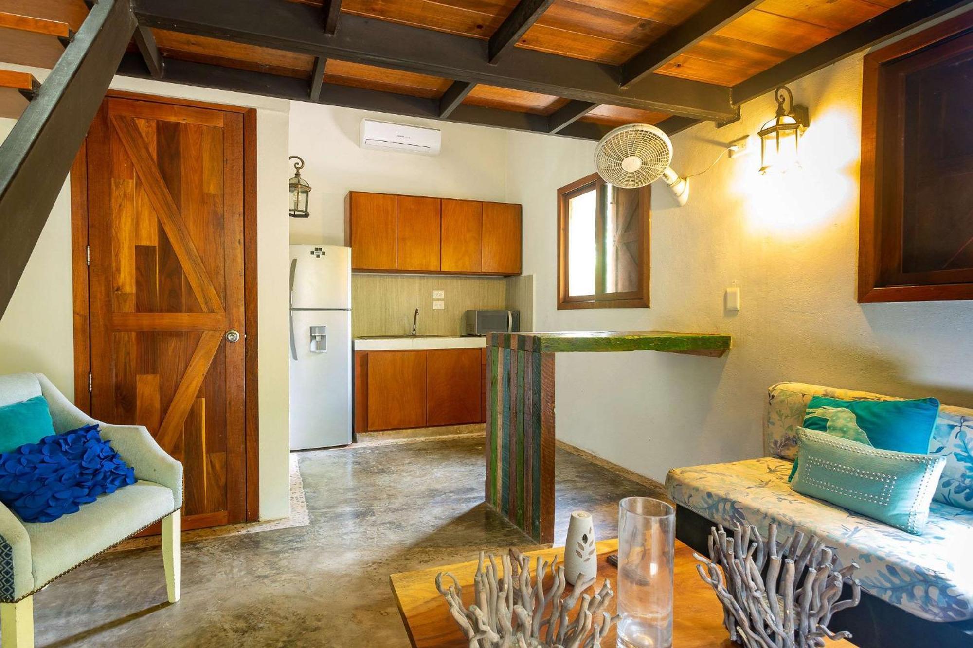 Luxury In With Pool & Hot Tub Villa