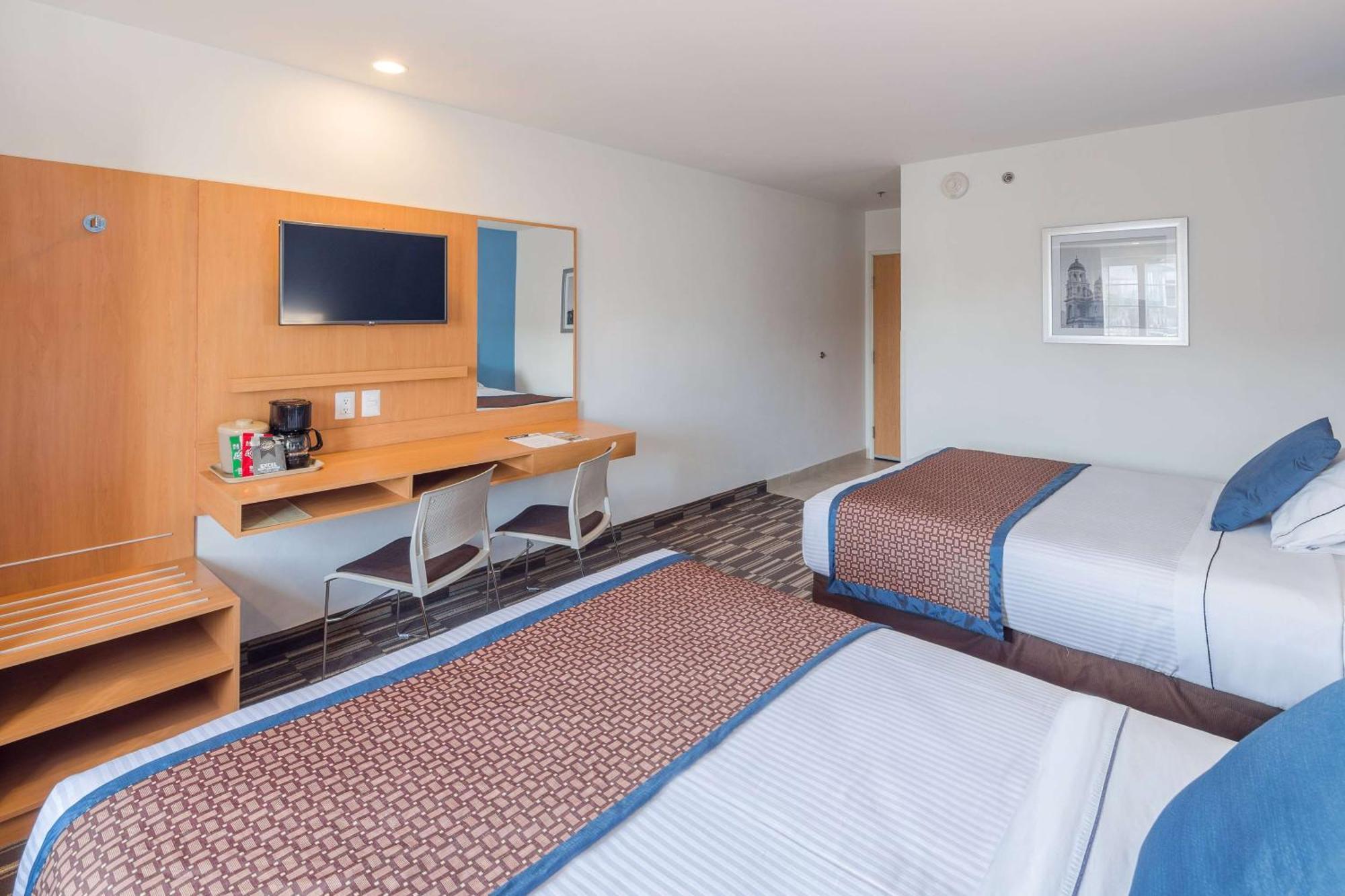 Hotel Microtel & By Wyndham 3*