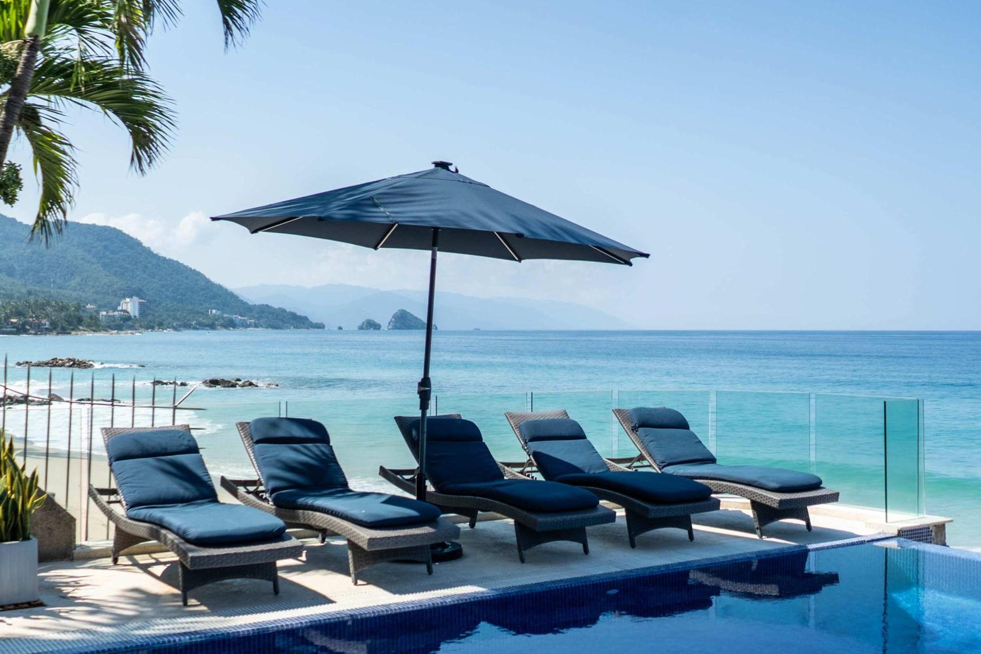 Full Floor Beachfront Luxury Puerto Vallarta