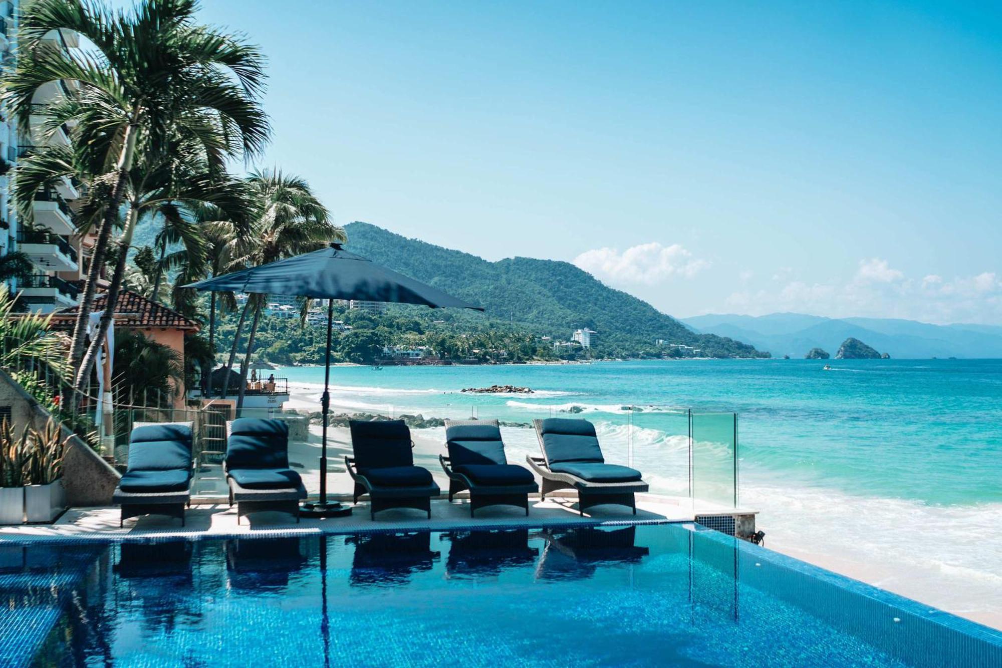 Full Floor Beachfront Luxury Apartment Puerto Vallarta