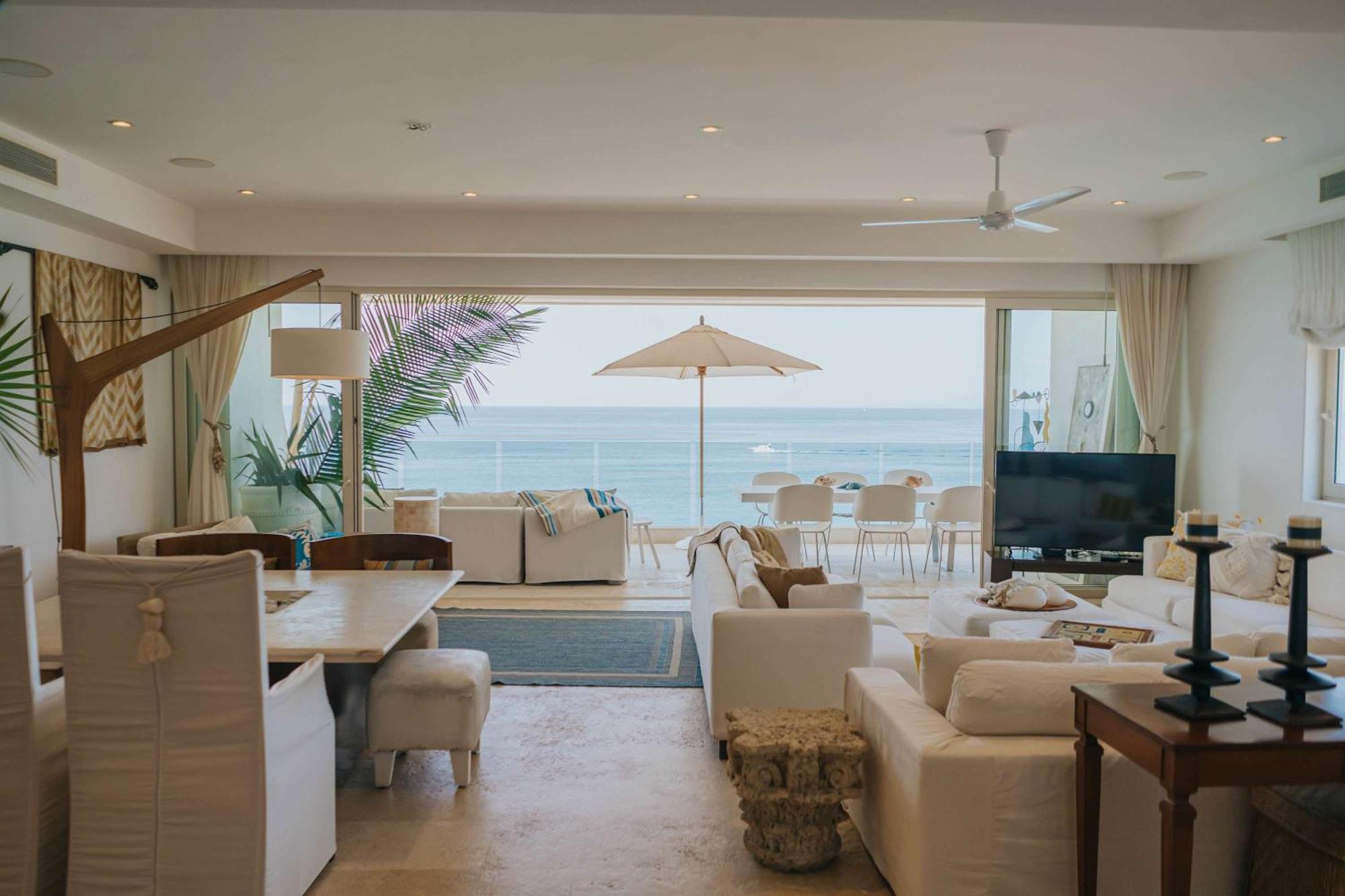 Full Floor Beachfront Luxury