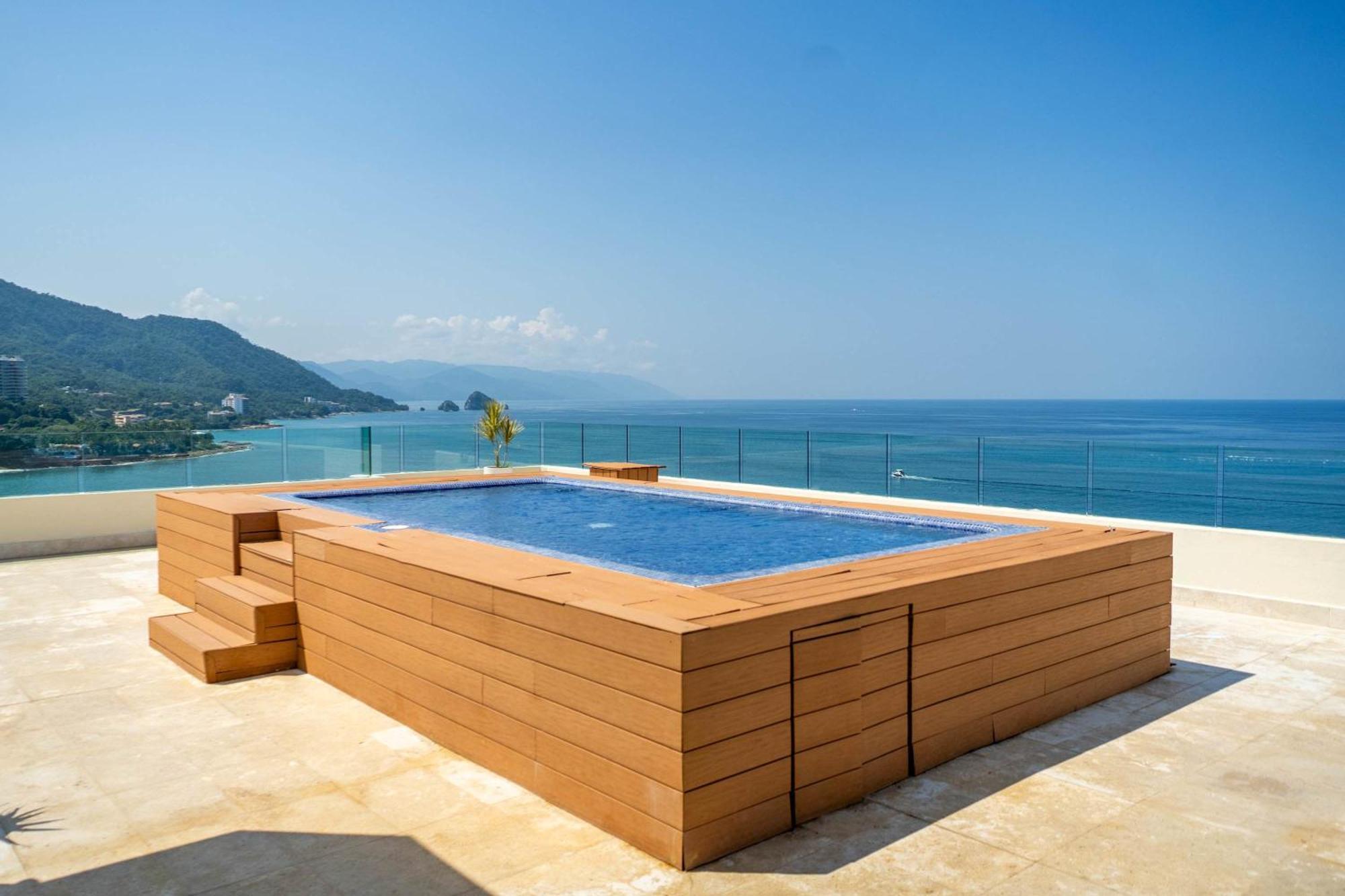 Apartment Full Floor Beachfront Luxury *