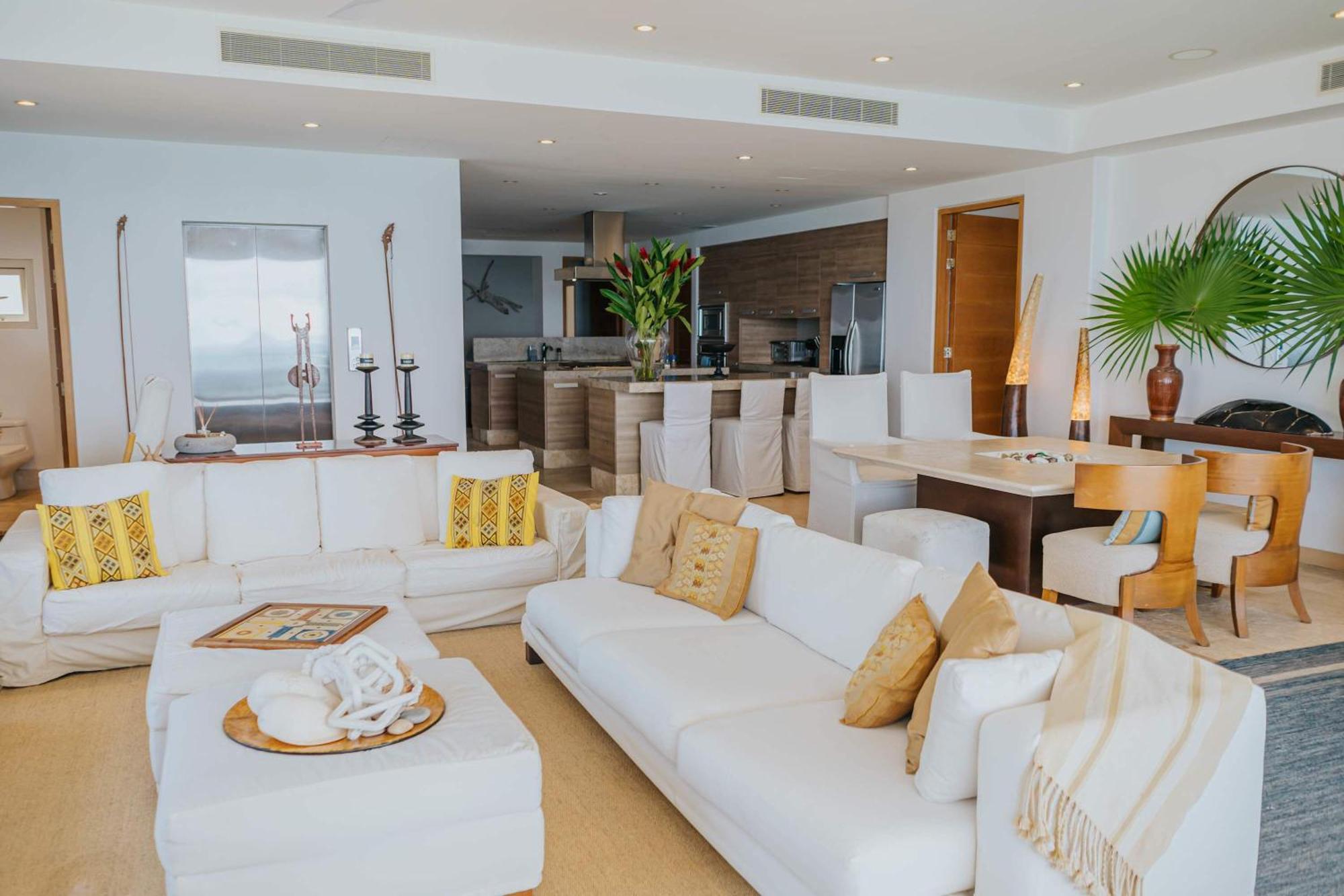 Full Floor Beachfront Luxury *