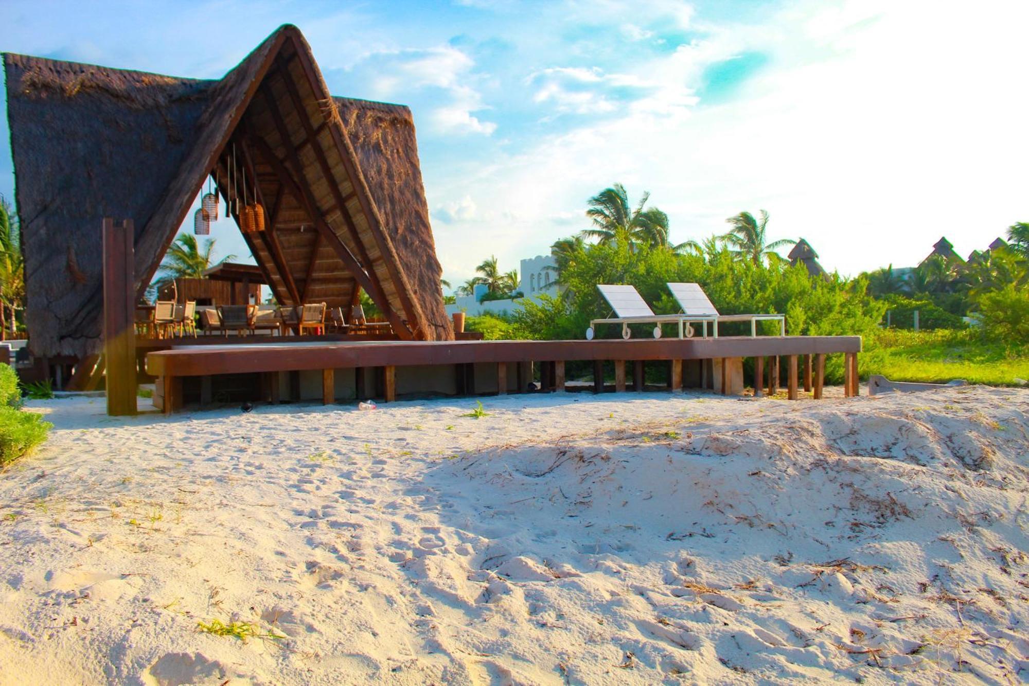 Lipsos Private Luxury Beachfront Holiday home *