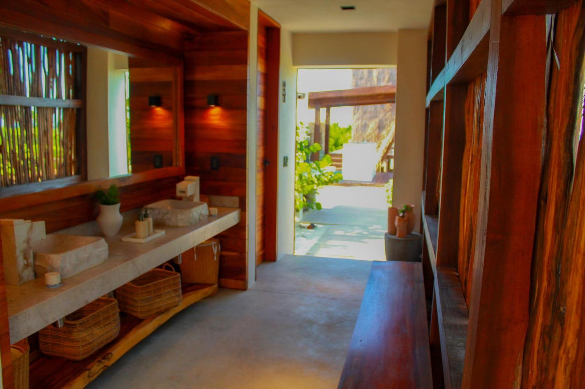 Lipsos Private Luxury Beachfront Holiday home