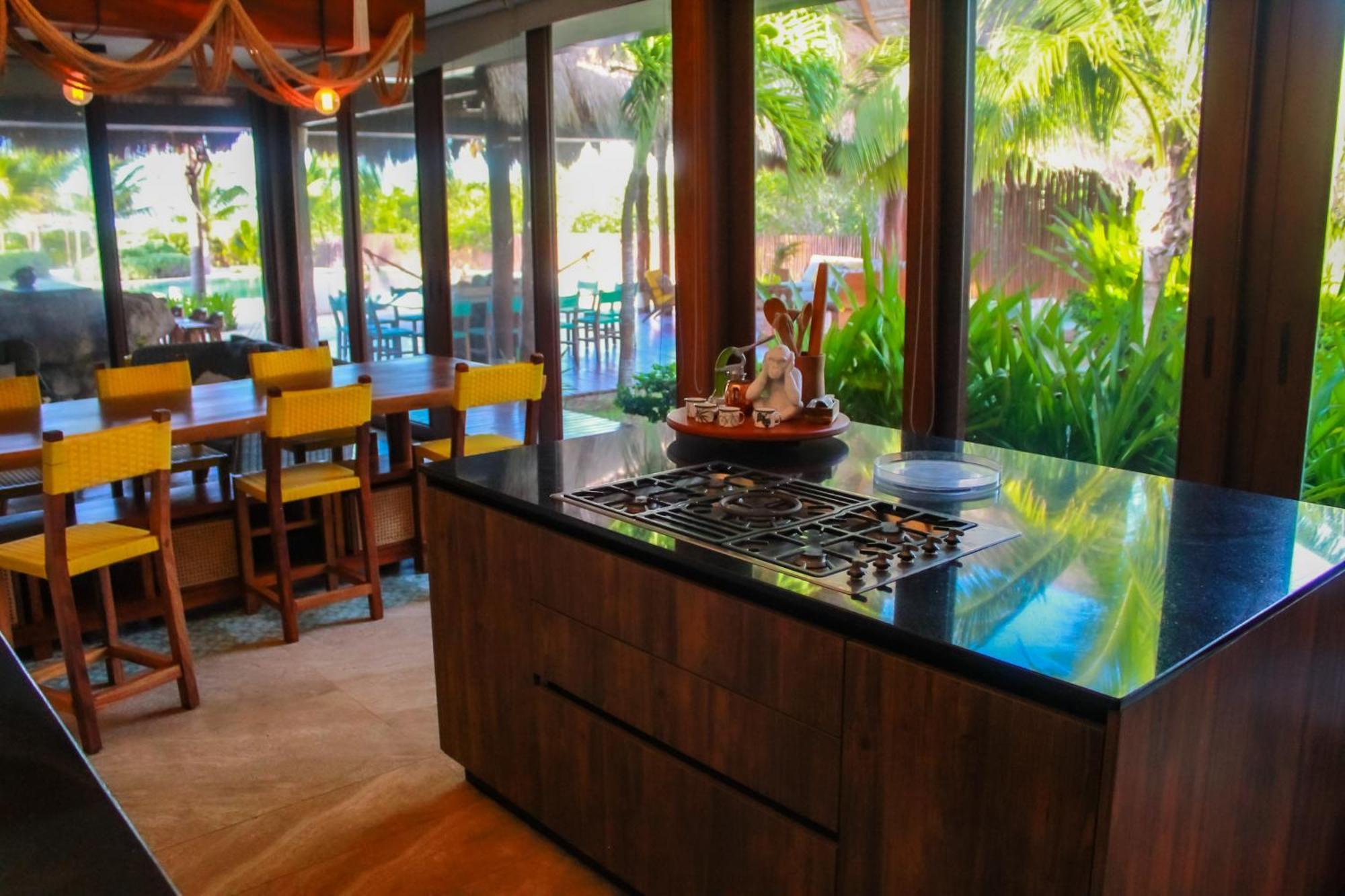 Lipsos Private Luxury Beachfront Holiday home