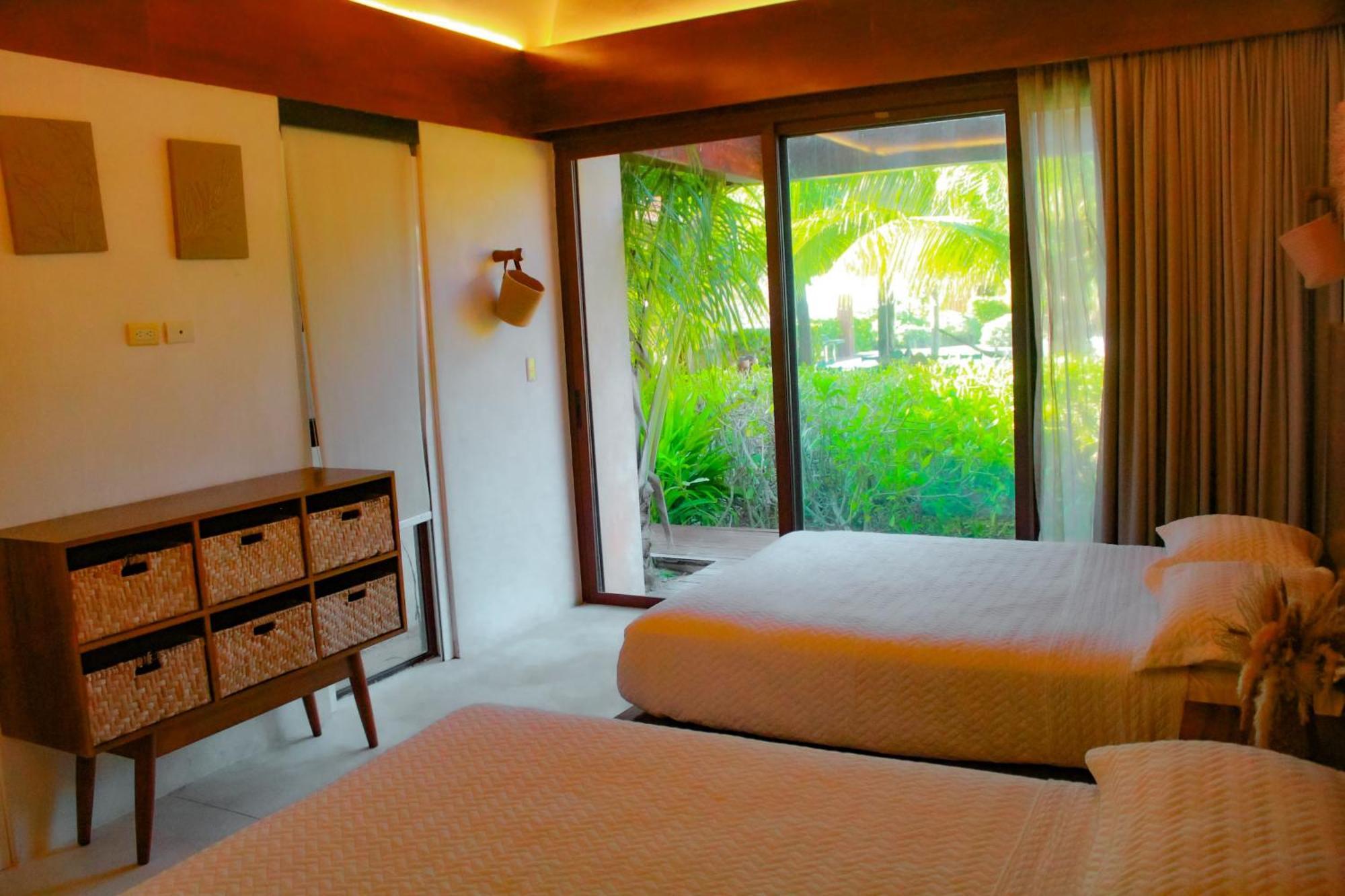 Lipsos Private Luxury Beachfront Holiday home *