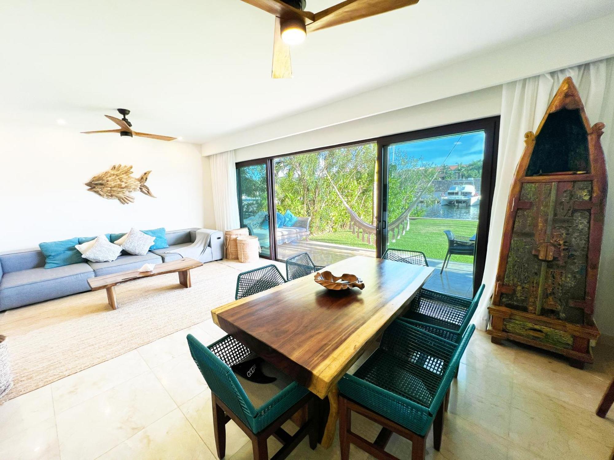 Ground Floor Paradise With Marina View And Pool Paddleboard Included *