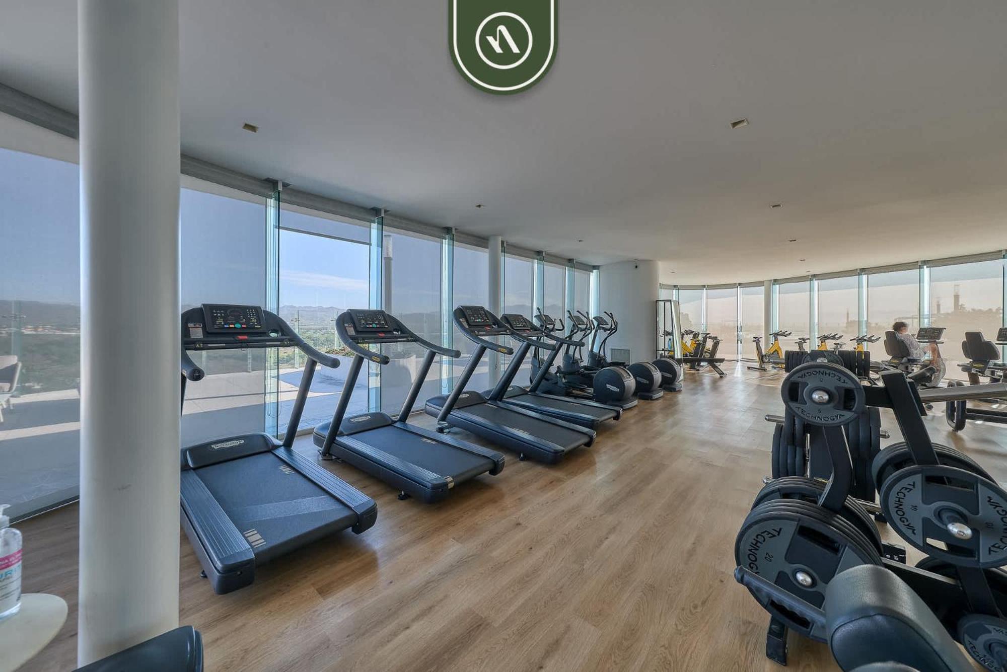 Stunning Oceanview 2br - Private - Gym *