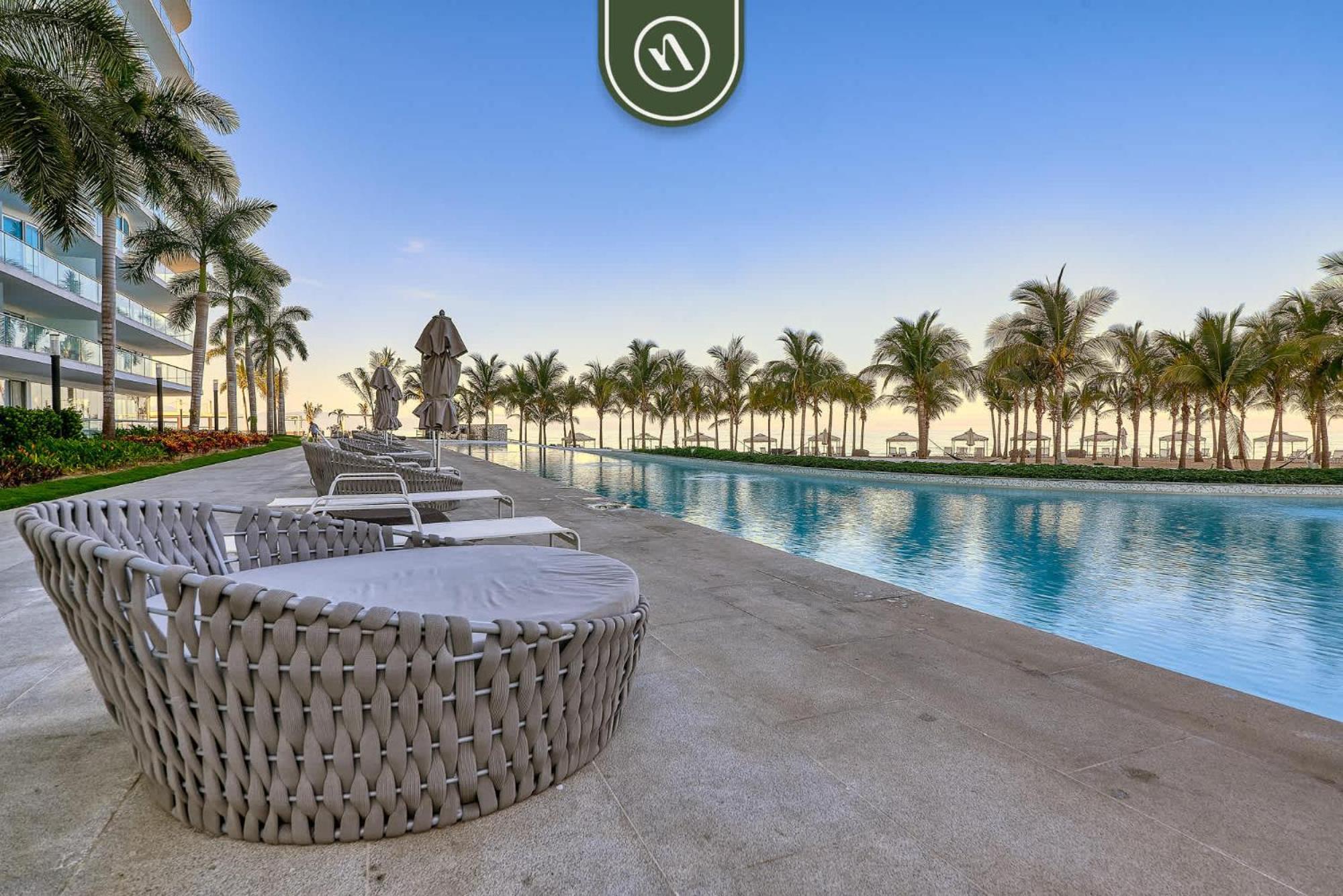 Stunning Oceanview 2br - Private - Gym Apartment
