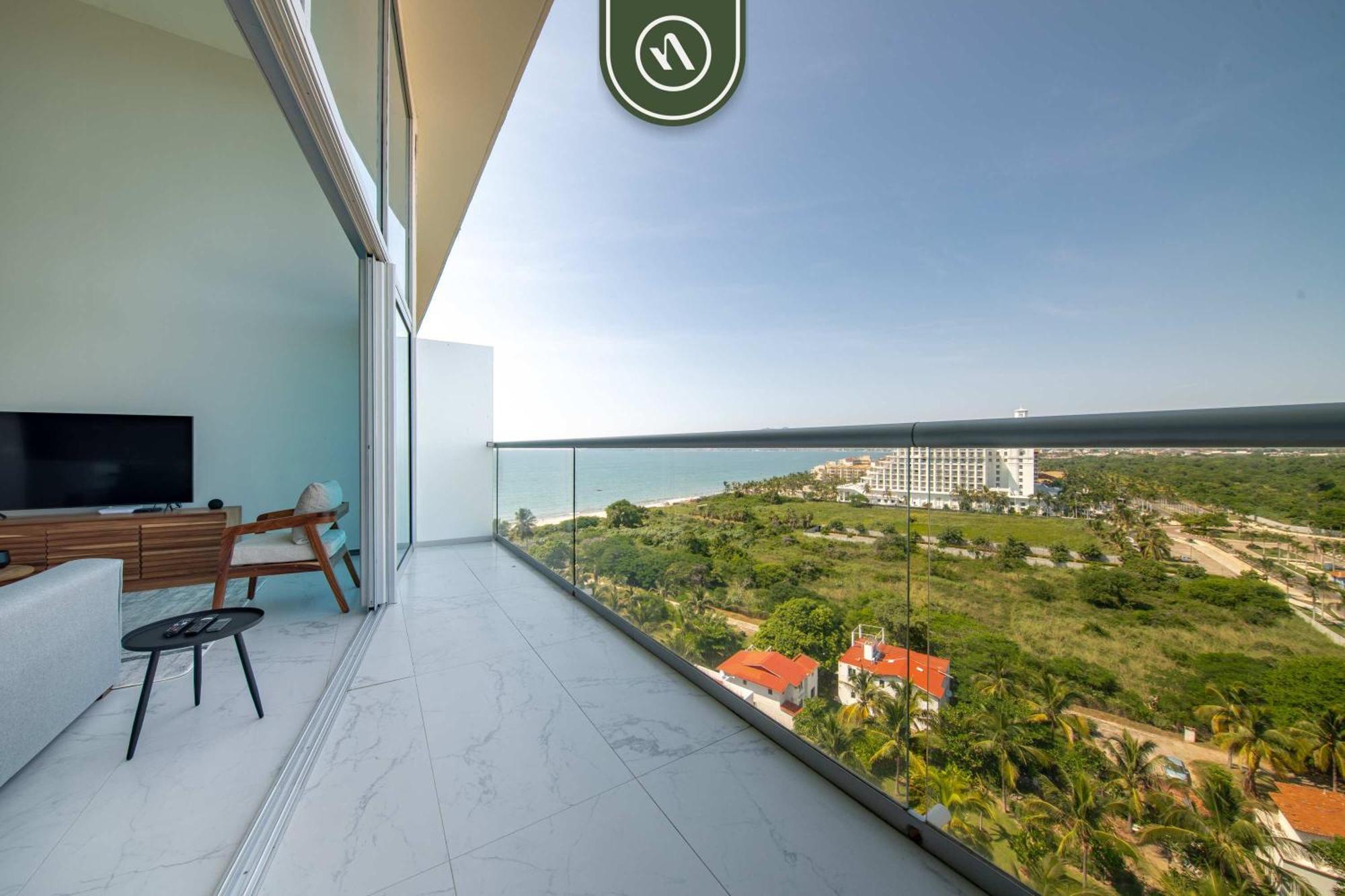 Stunning Oceanview 2br - Private - Gym