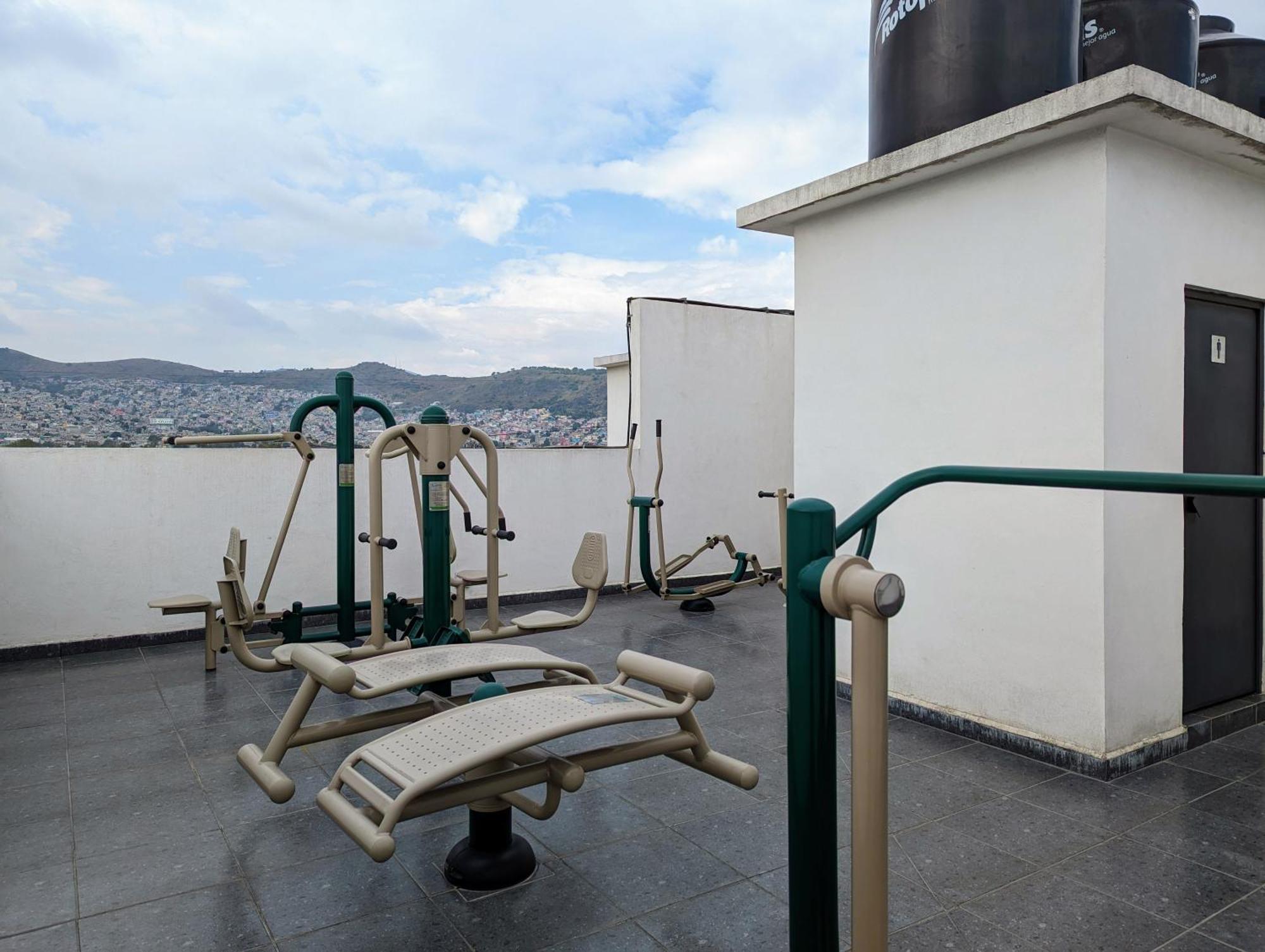 Privada Con Balcon En Zona Norte Cmdx Homestay Mexico City