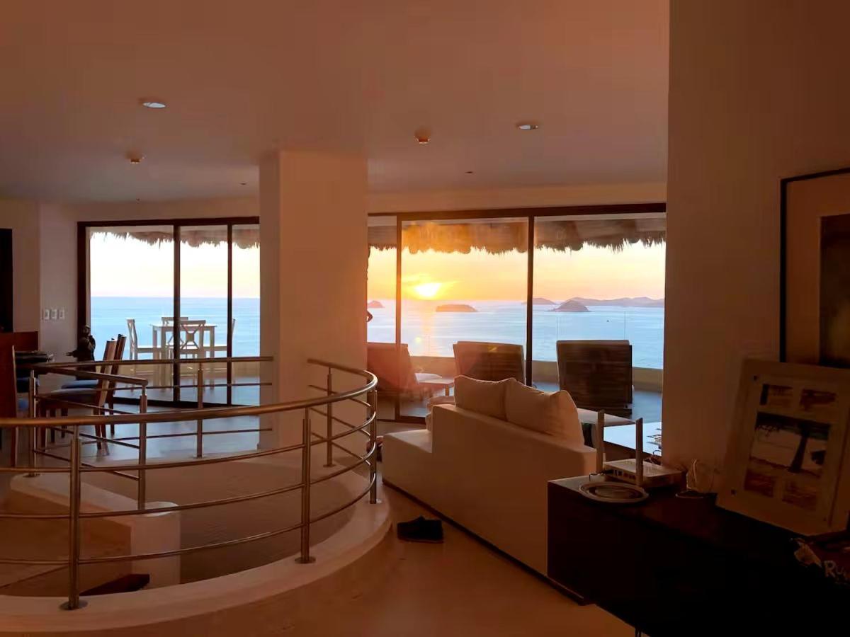 Palmetto 2-story Luxury Ixtapa (Guerrero)