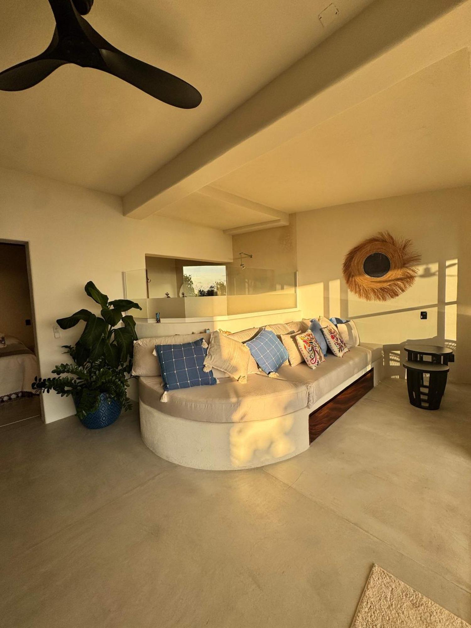 Familiar Ocean View Playa La Ropa Apartment Zihuatanejo
