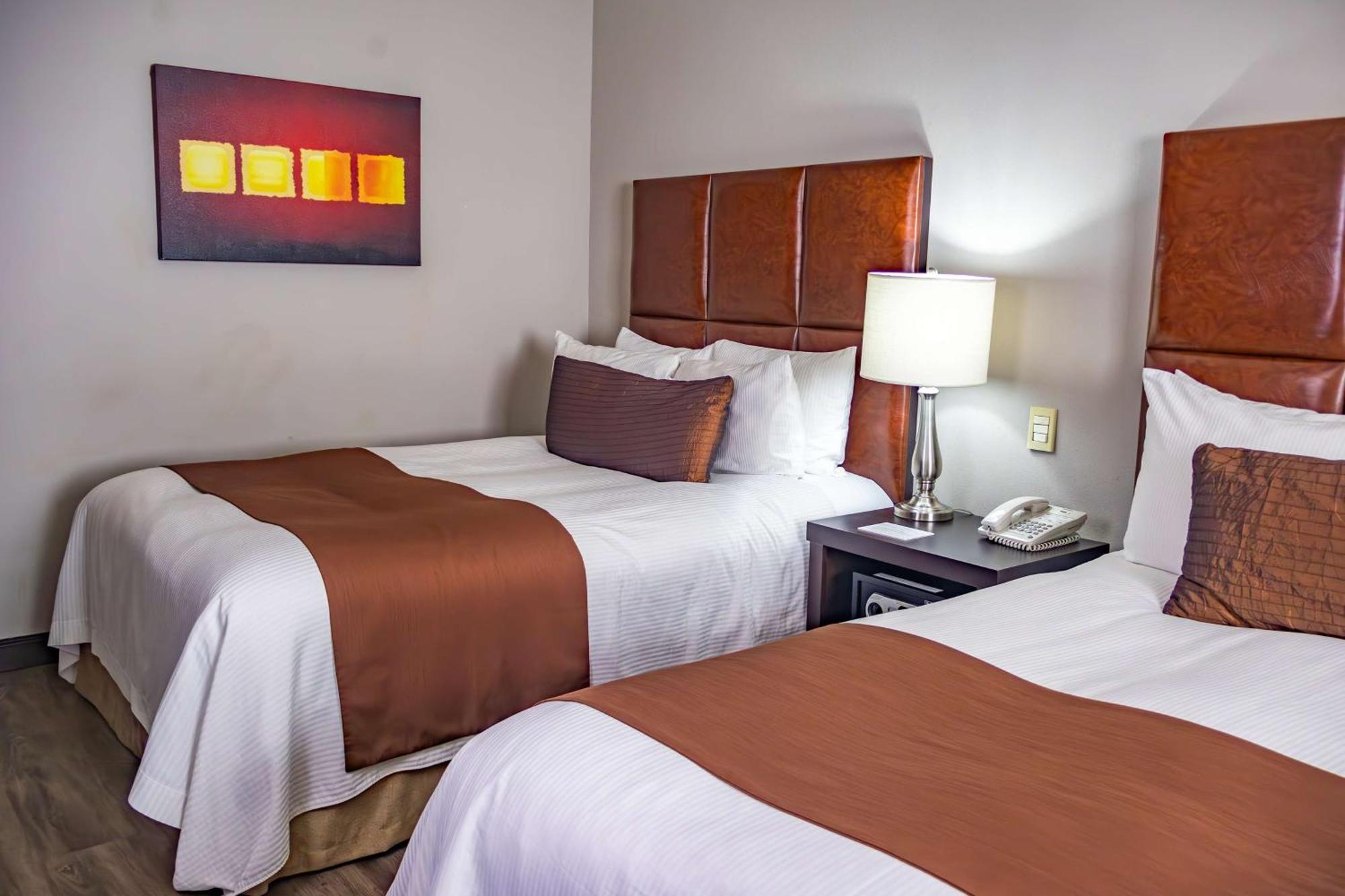 Western Monterrey Airport Hotel 3*