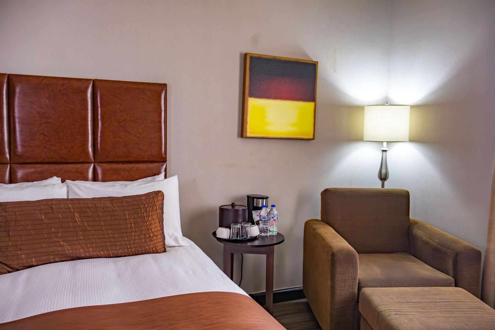 Western Monterrey Airport Hotel