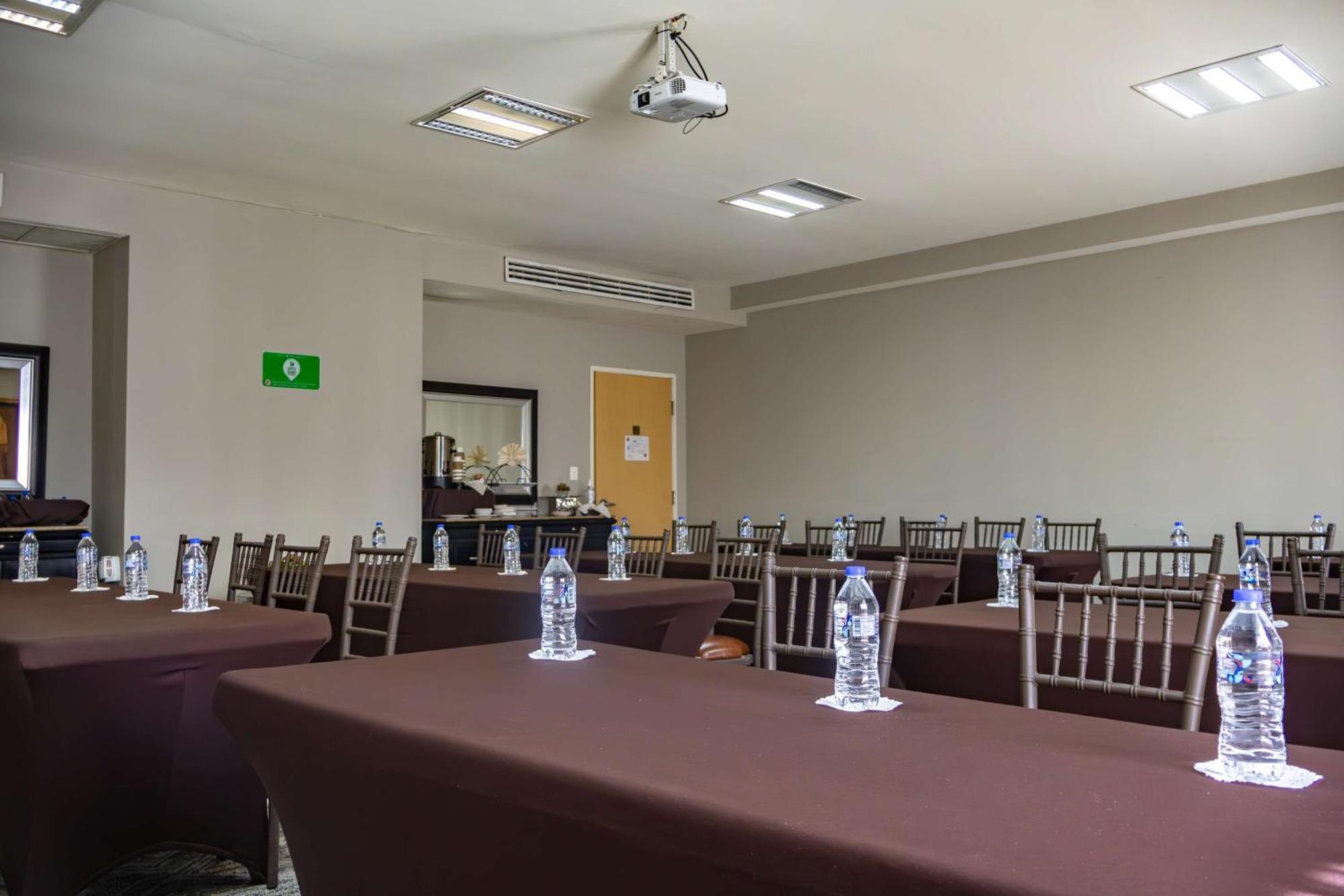 Hotel Western Monterrey Airport