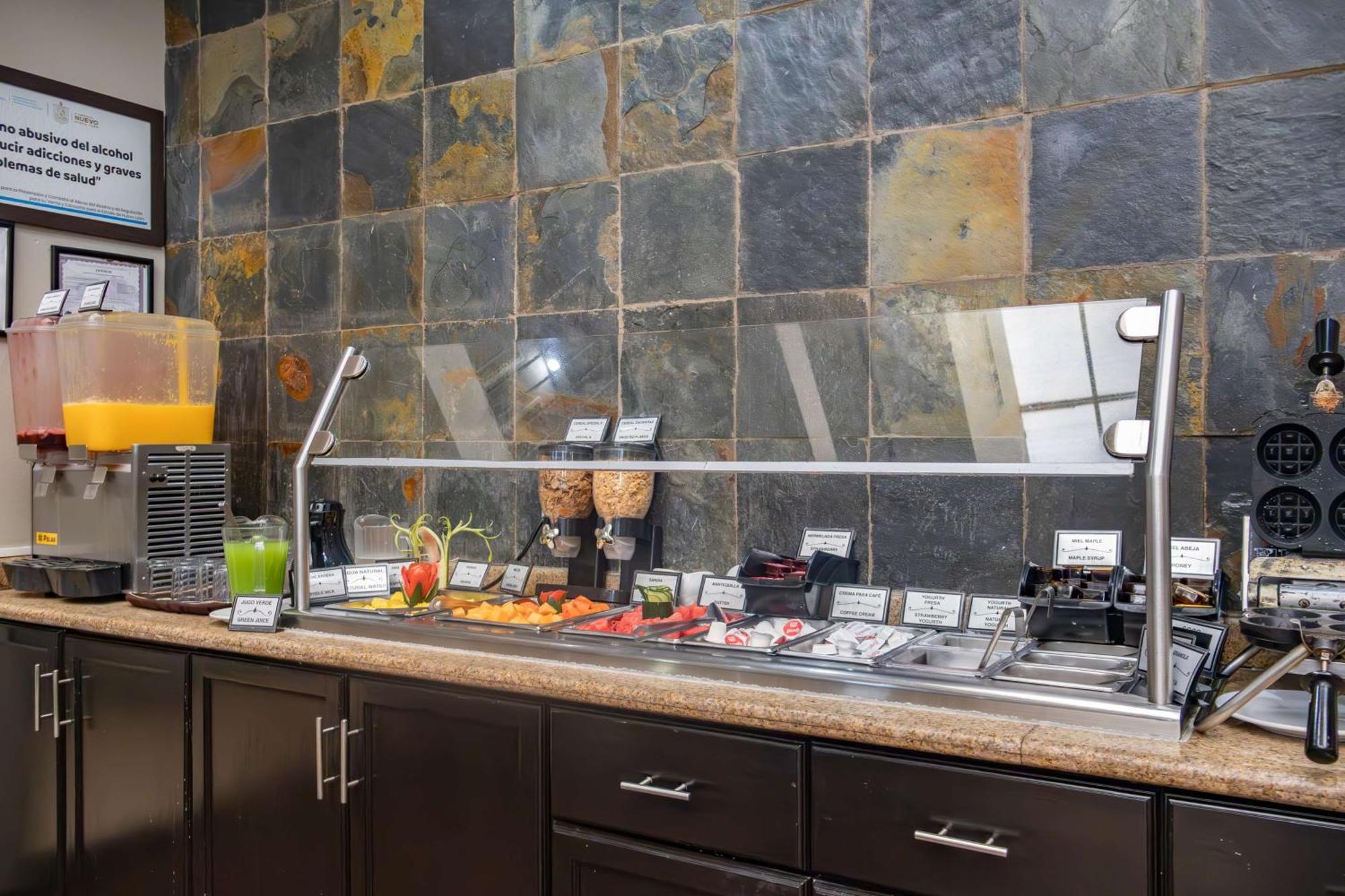 Hotel Western Monterrey Airport 3*