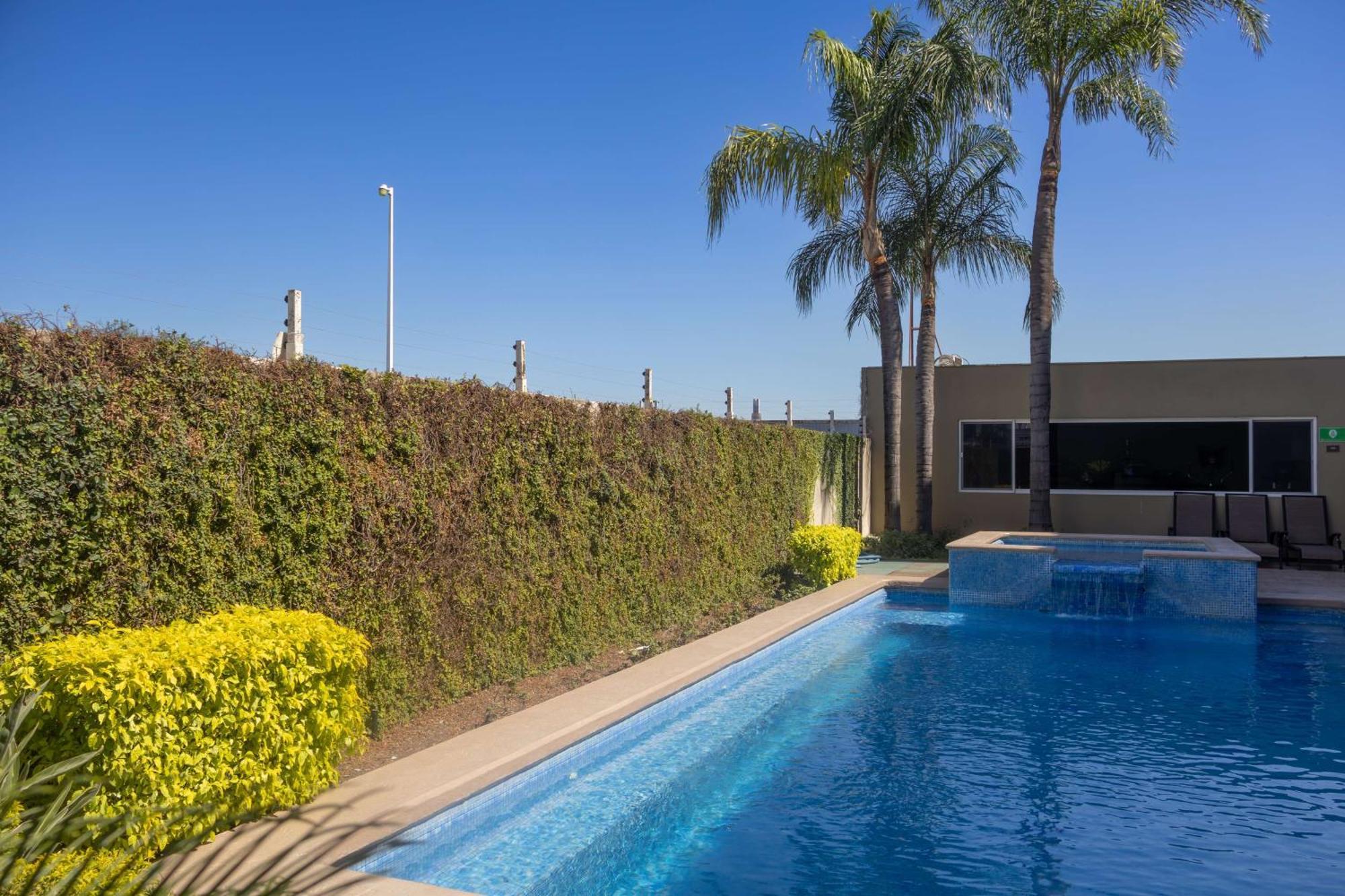 Western Monterrey Airport Hotel