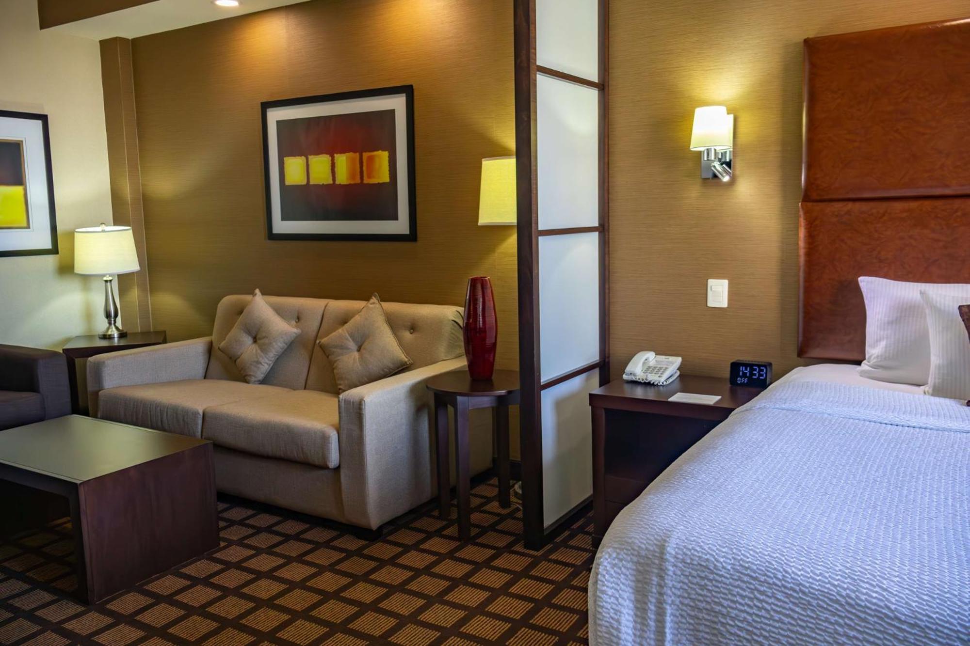 Hotel Western Premier Aeropuerto 5*