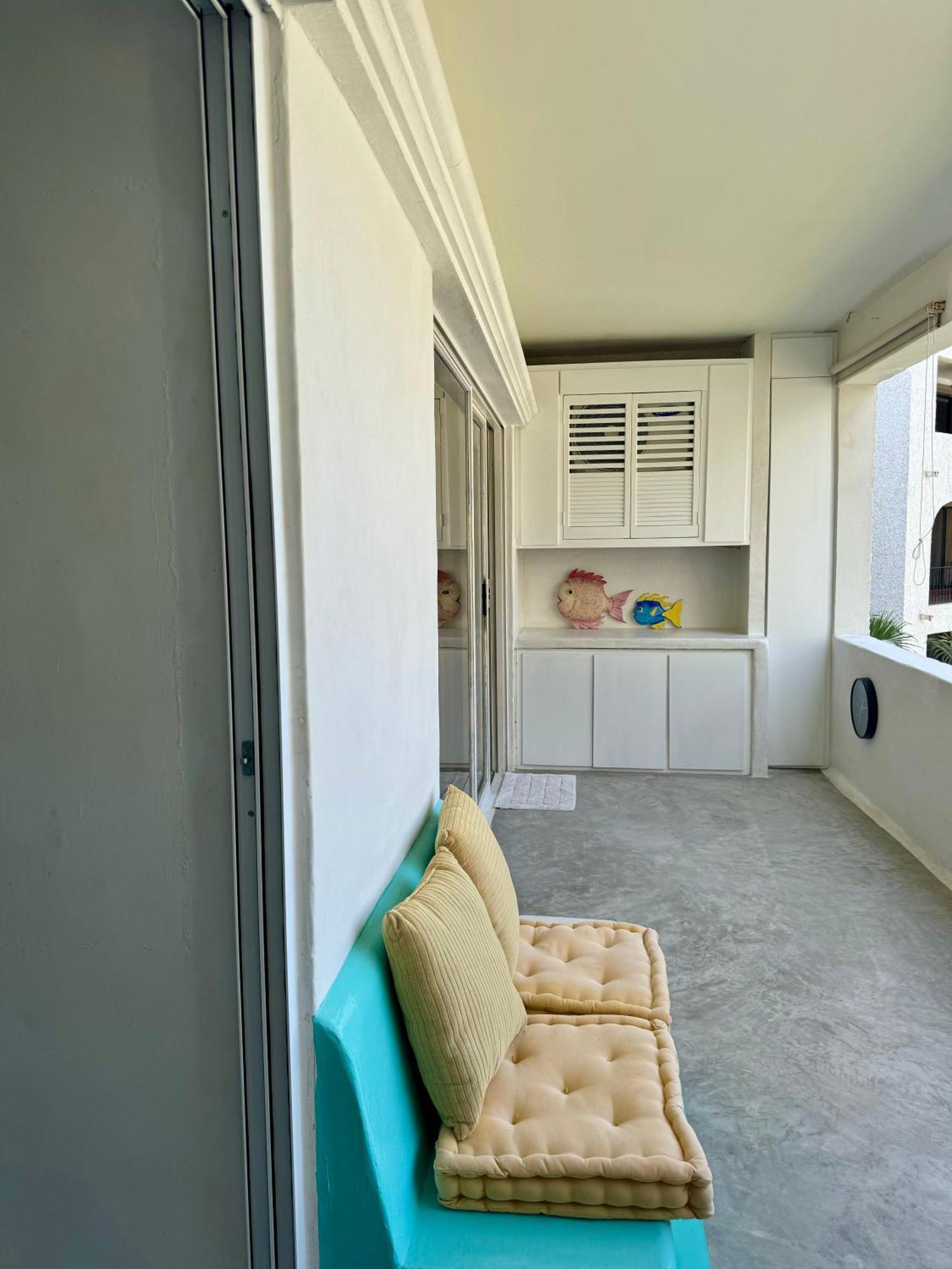 Front Beautiful One Bedroom Apartment *