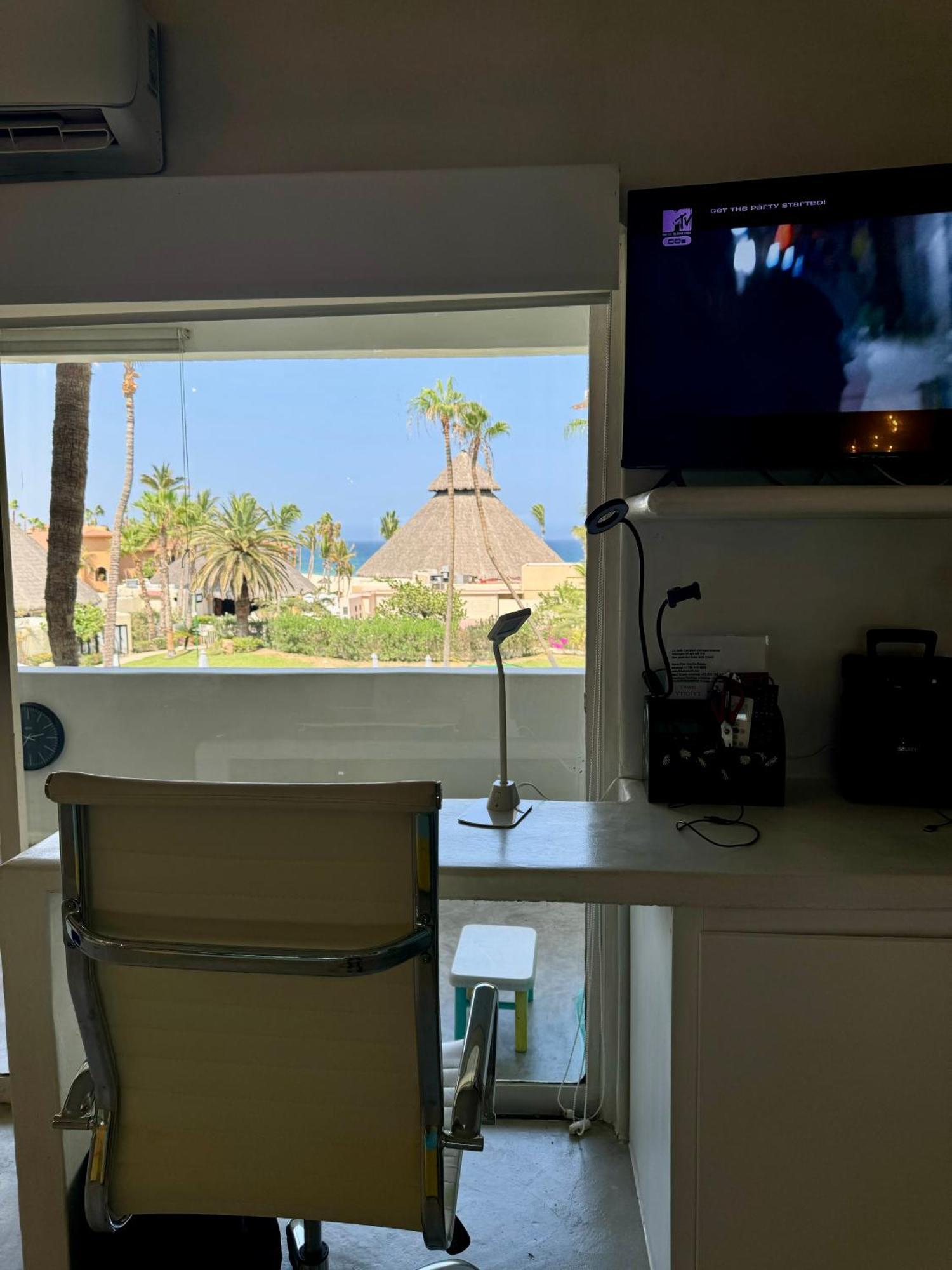 Front Beautiful One Bedroom * San Jose del Cabo