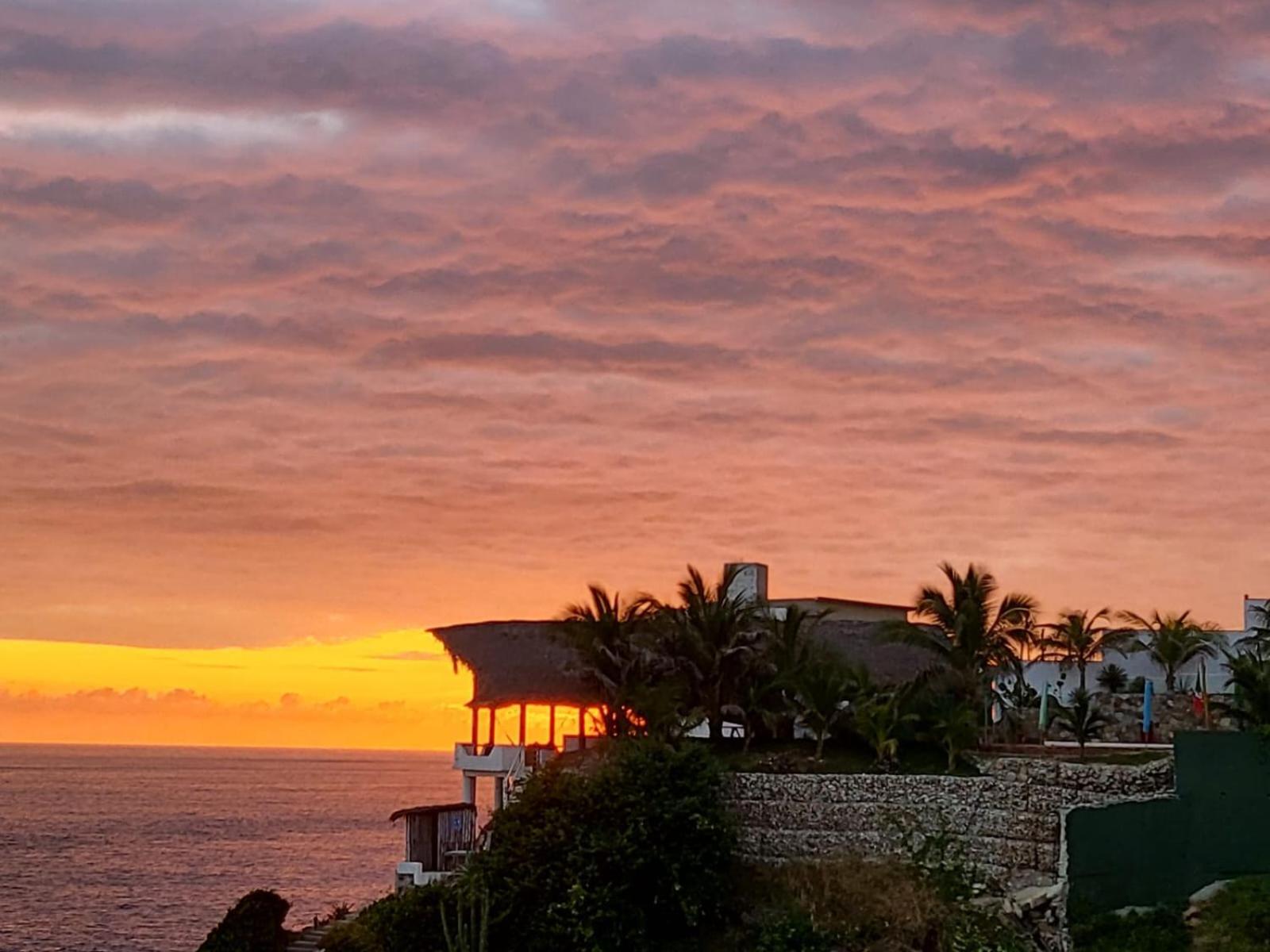 Luz De Mar ' Right On The Bed & Breakfast