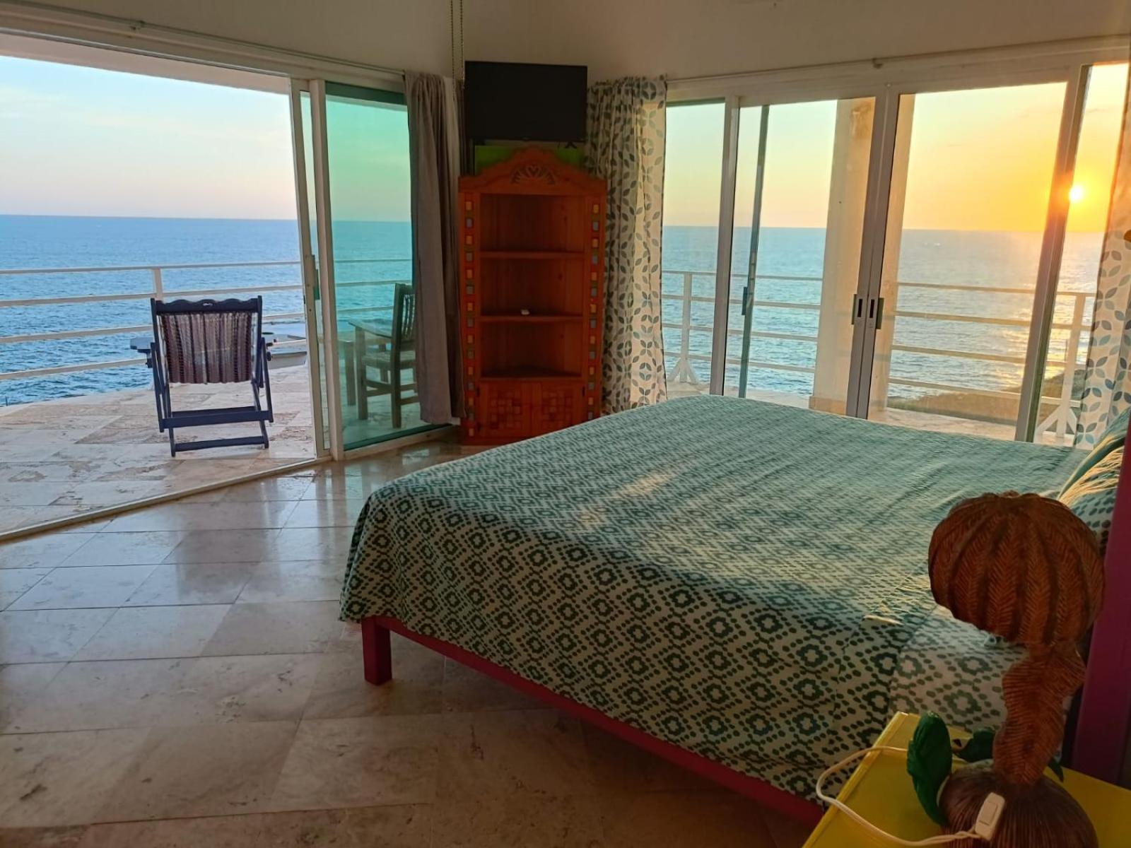 Bed & Breakfast Luz De Mar ' Right On The
