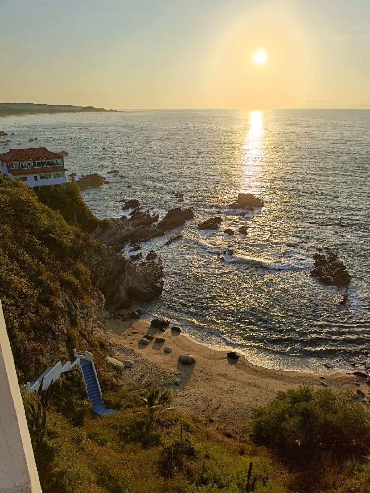 Luz De Mar ' Right On The *