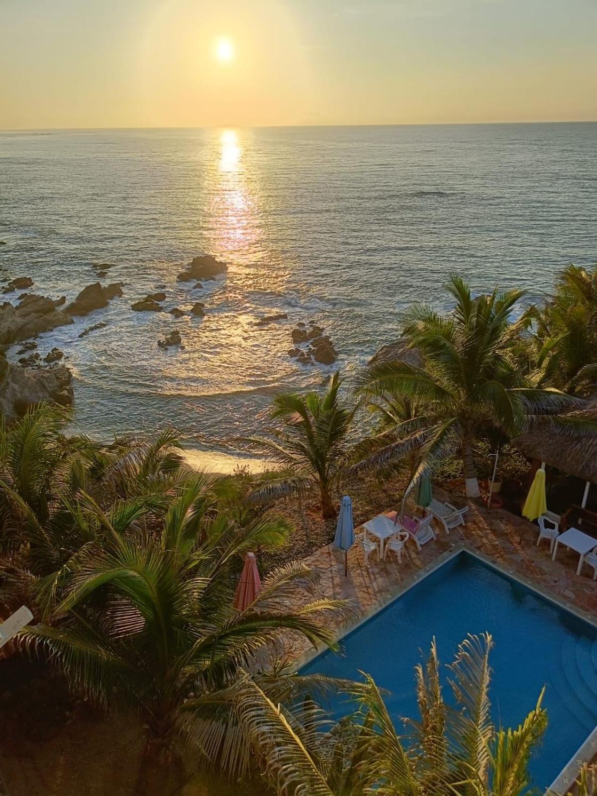 Luz De Mar ' Right On The Cuatunalco