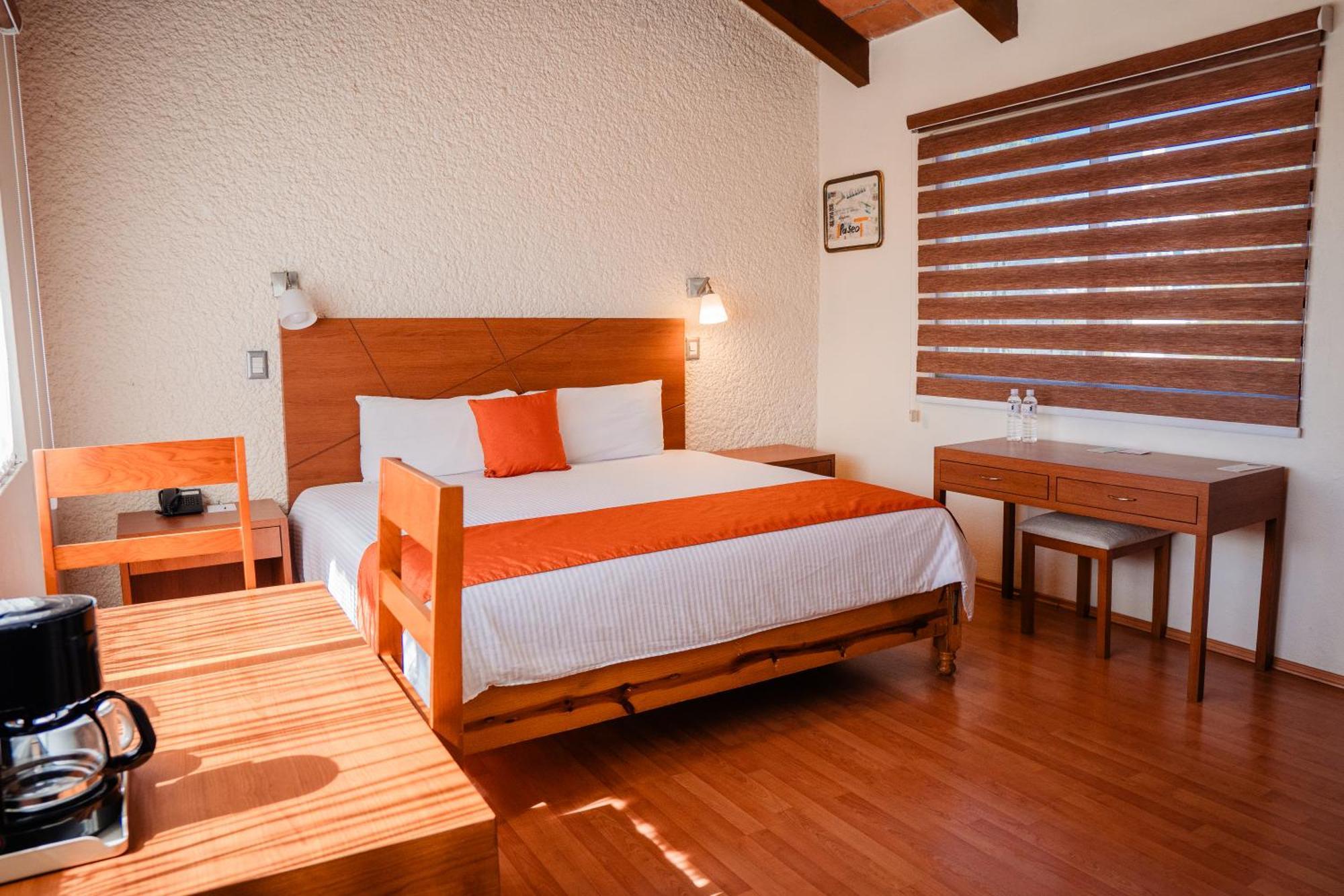 Del Angel, Hotel