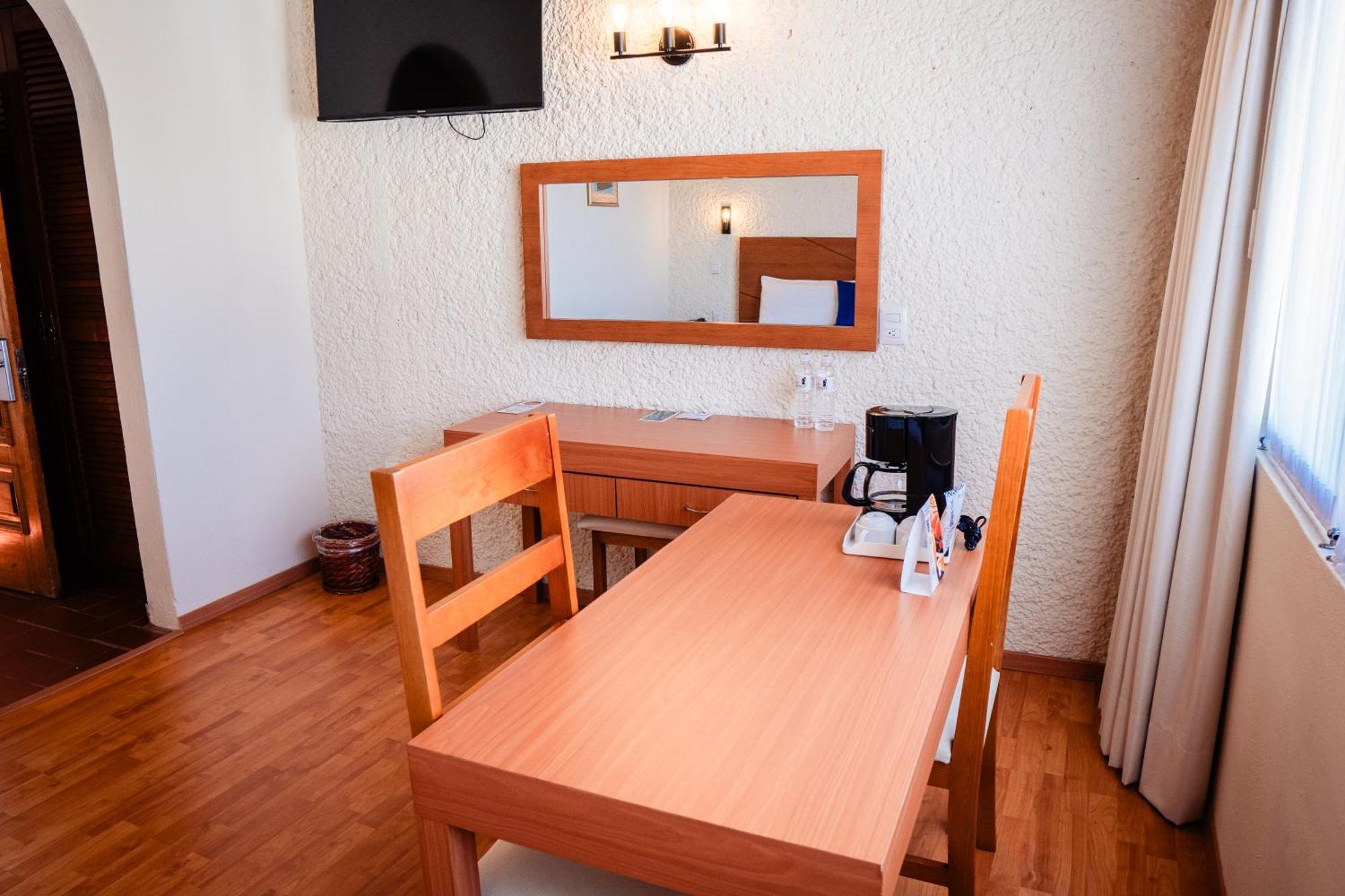 Del Angel, 3*