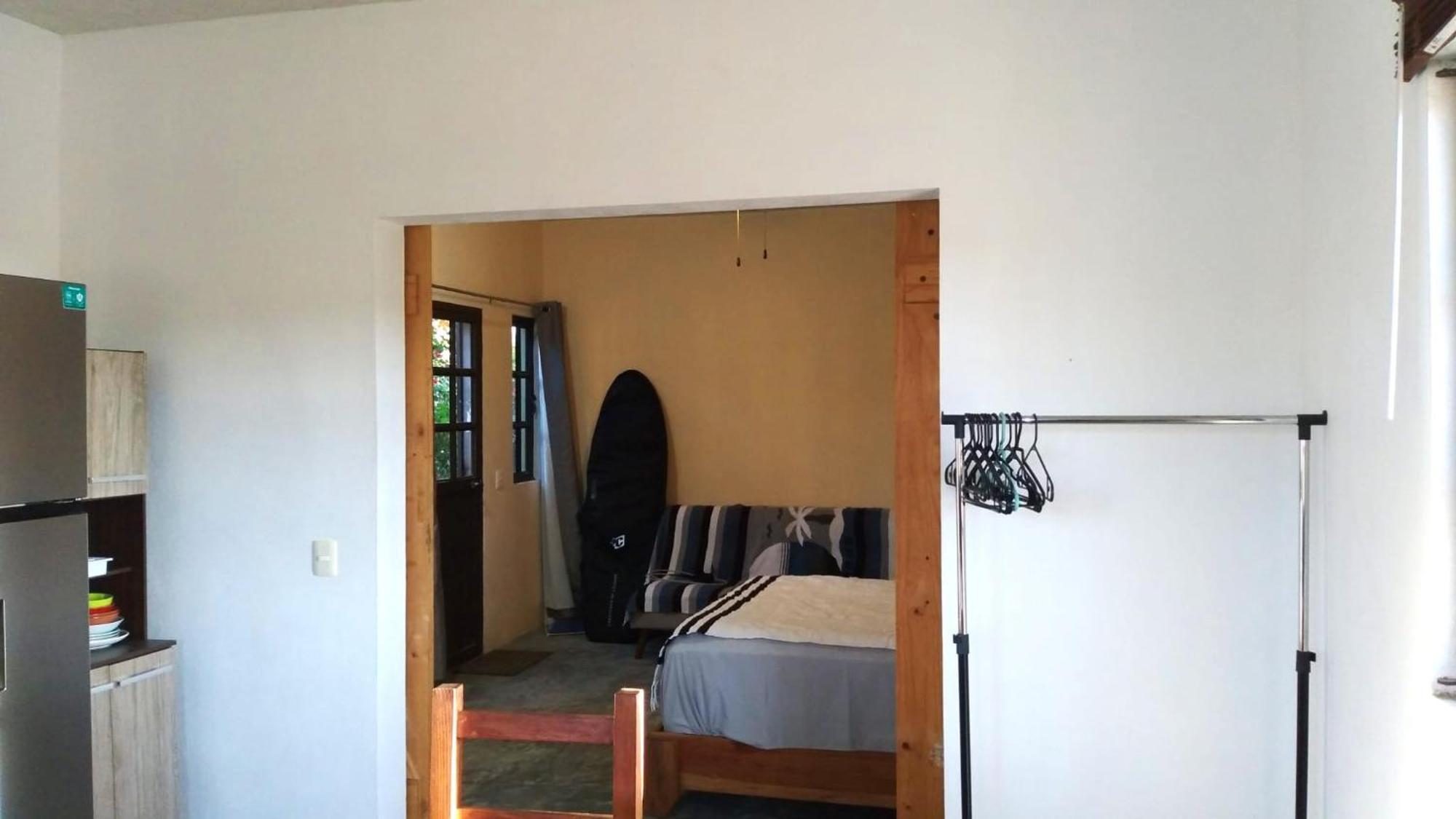 Superbe Avec Chambre, Piscine Et Parking Prive *
