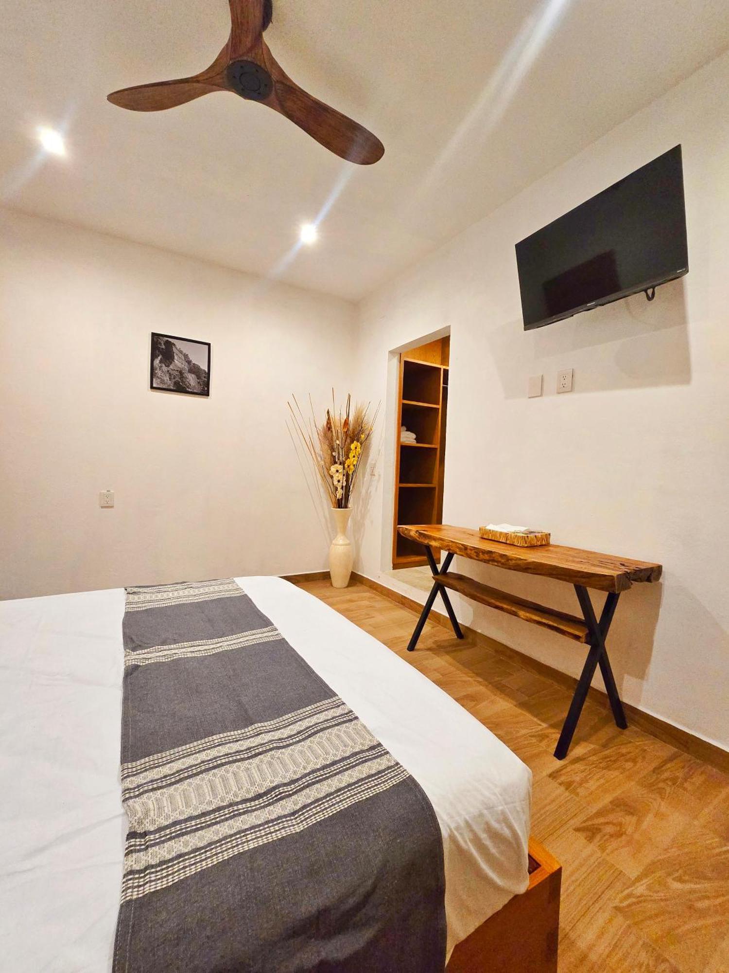 Inn Casa Flores *