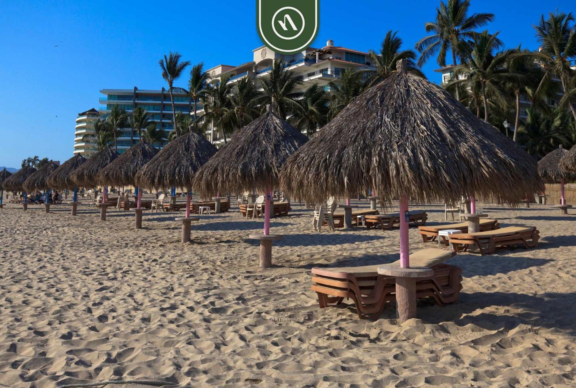 Cozy Beachfront - Club - Pools Apartment *