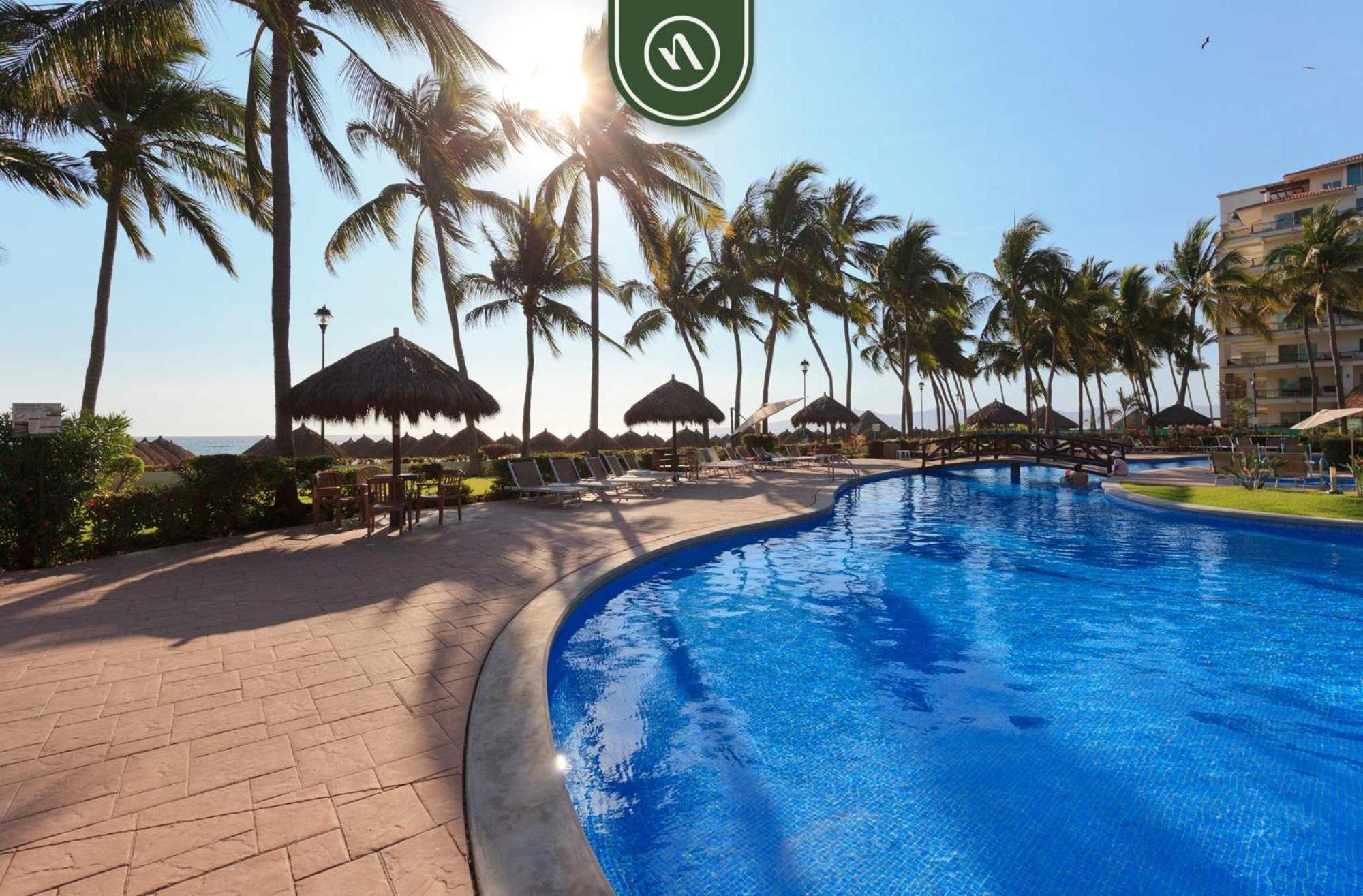 Cozy Beachfront - Club - Pools Apartment