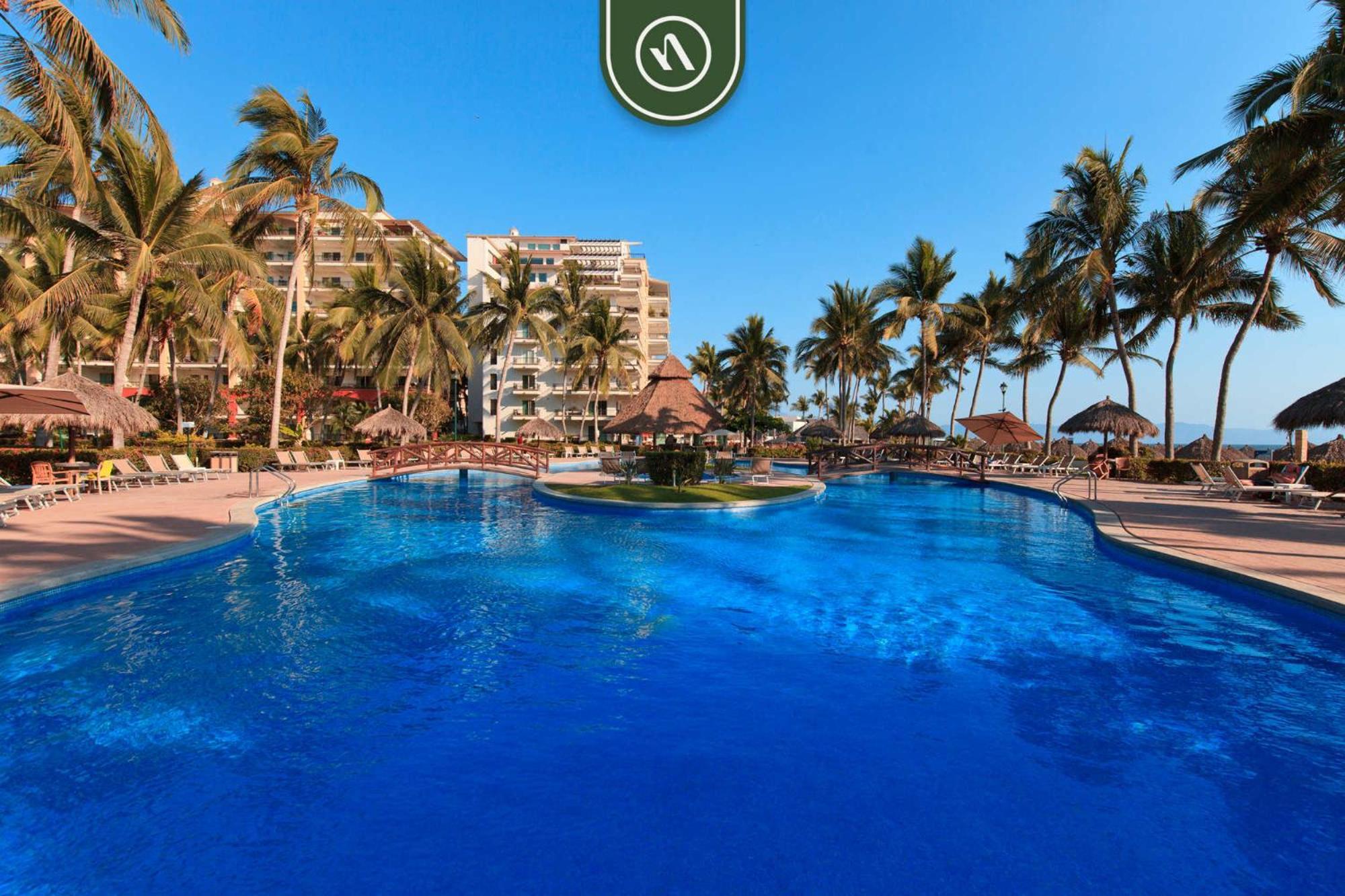 Cozy Beachfront - Club - Pools Apartment