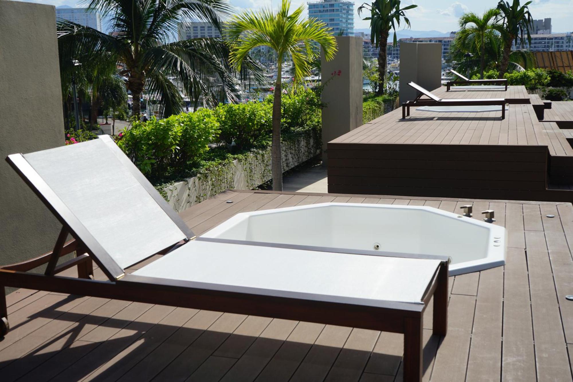 Nima Bay, Marina Vallarta Apartment