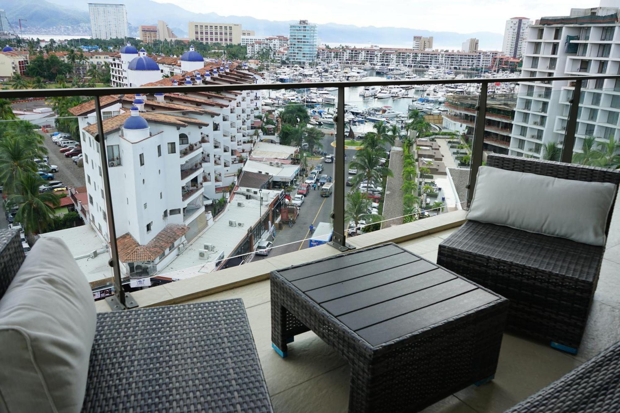 Nima Bay, Marina Vallarta Apartment