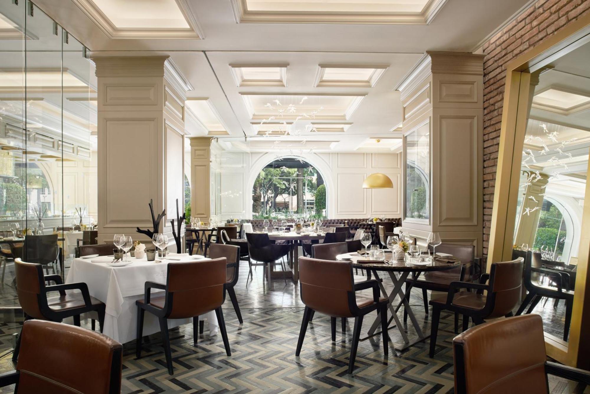 Four Seasons Hotel 5*