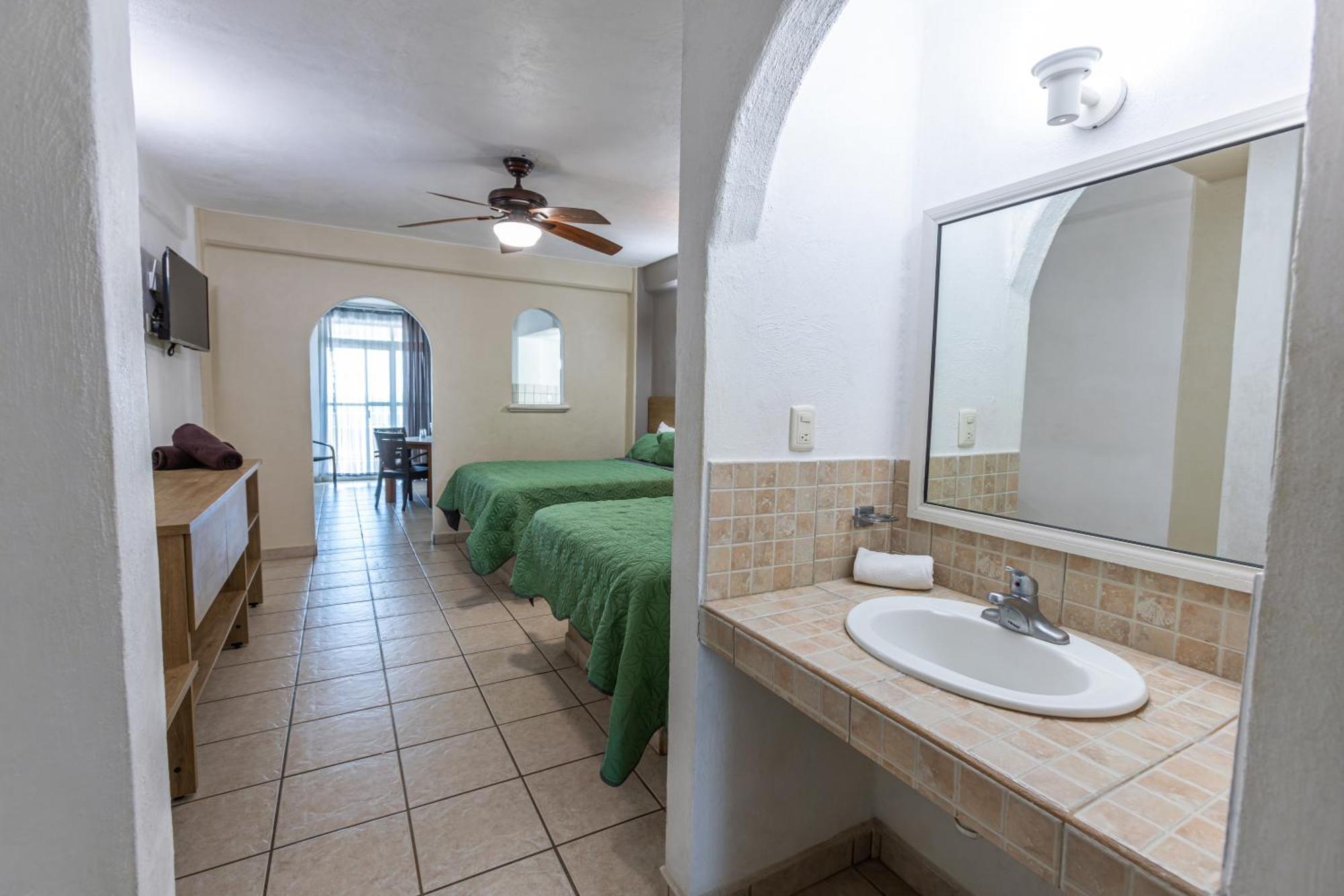 Torreblanca Beach Hotel And Suites Guayabitos - Desayuno Y Comida Incluido Hotel 4*