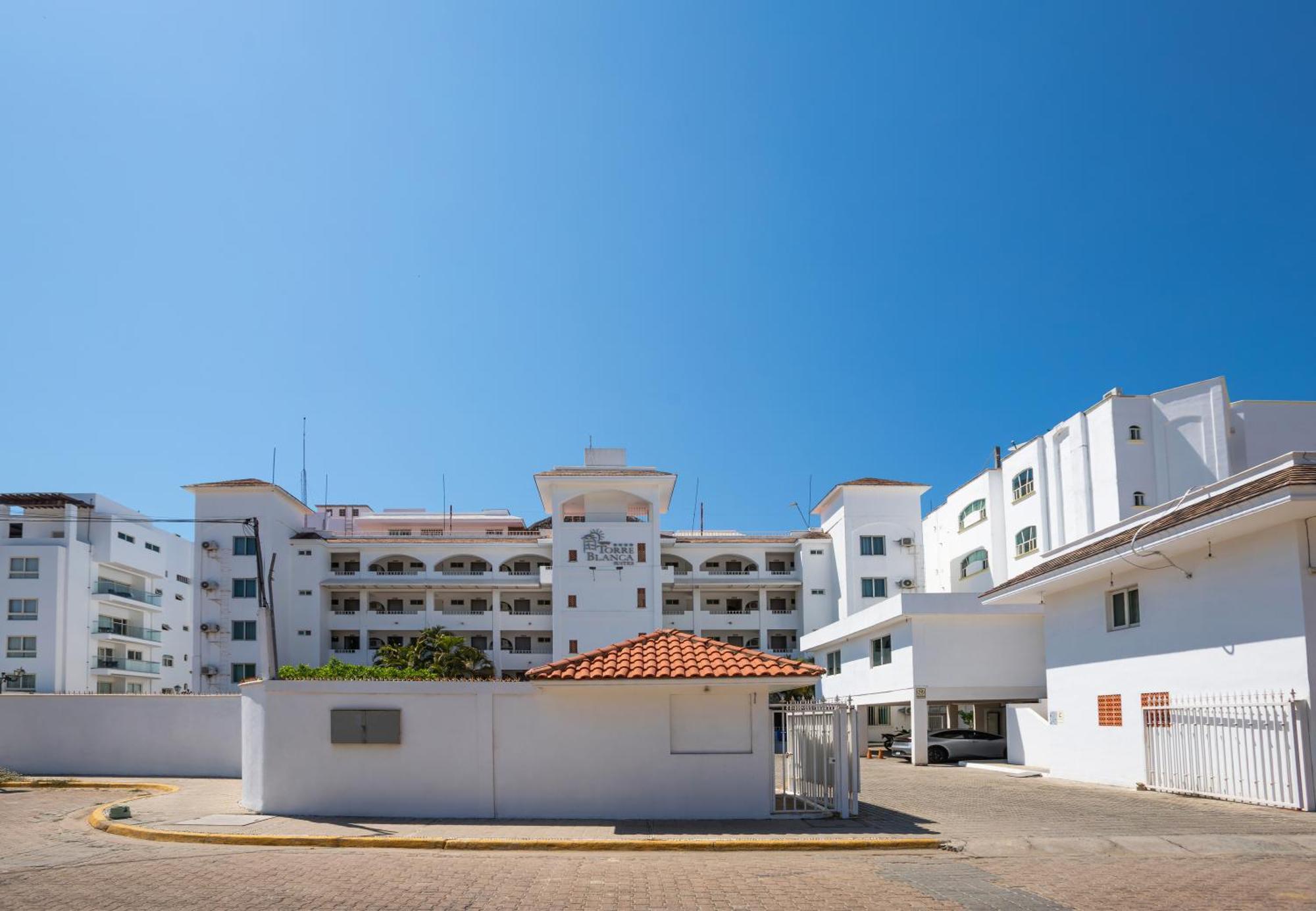 Torreblanca Beach Hotel And Suites Guayabitos - Desayuno Y Comida Incluido Hotel 4*