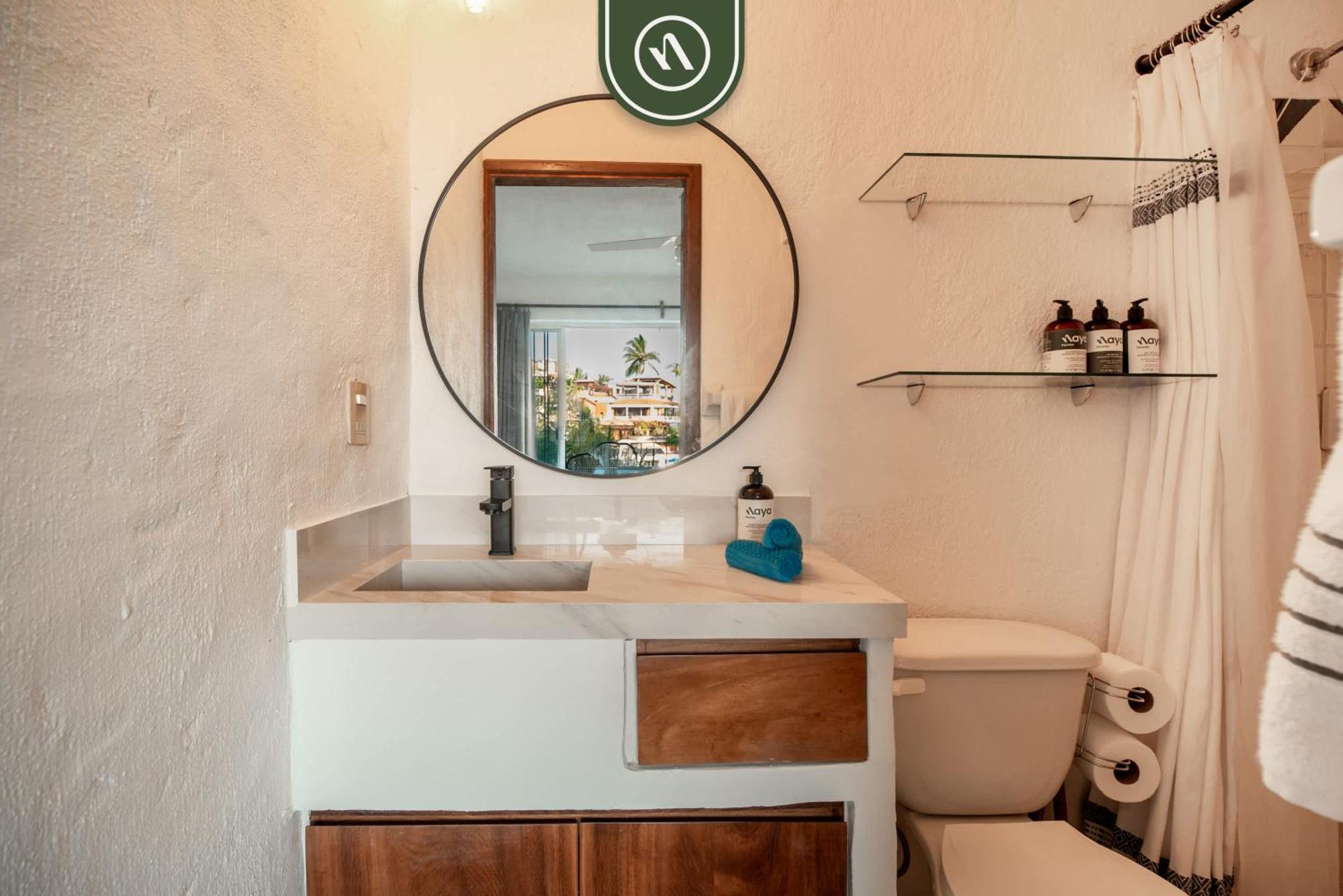 Apartment Two Story With Amazing Ocean-sunset Views *