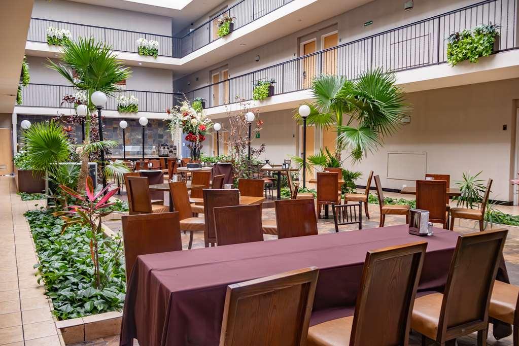 Western Monterrey Airport Hotel