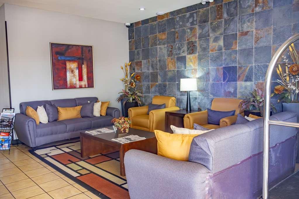 Western Monterrey Airport 3*