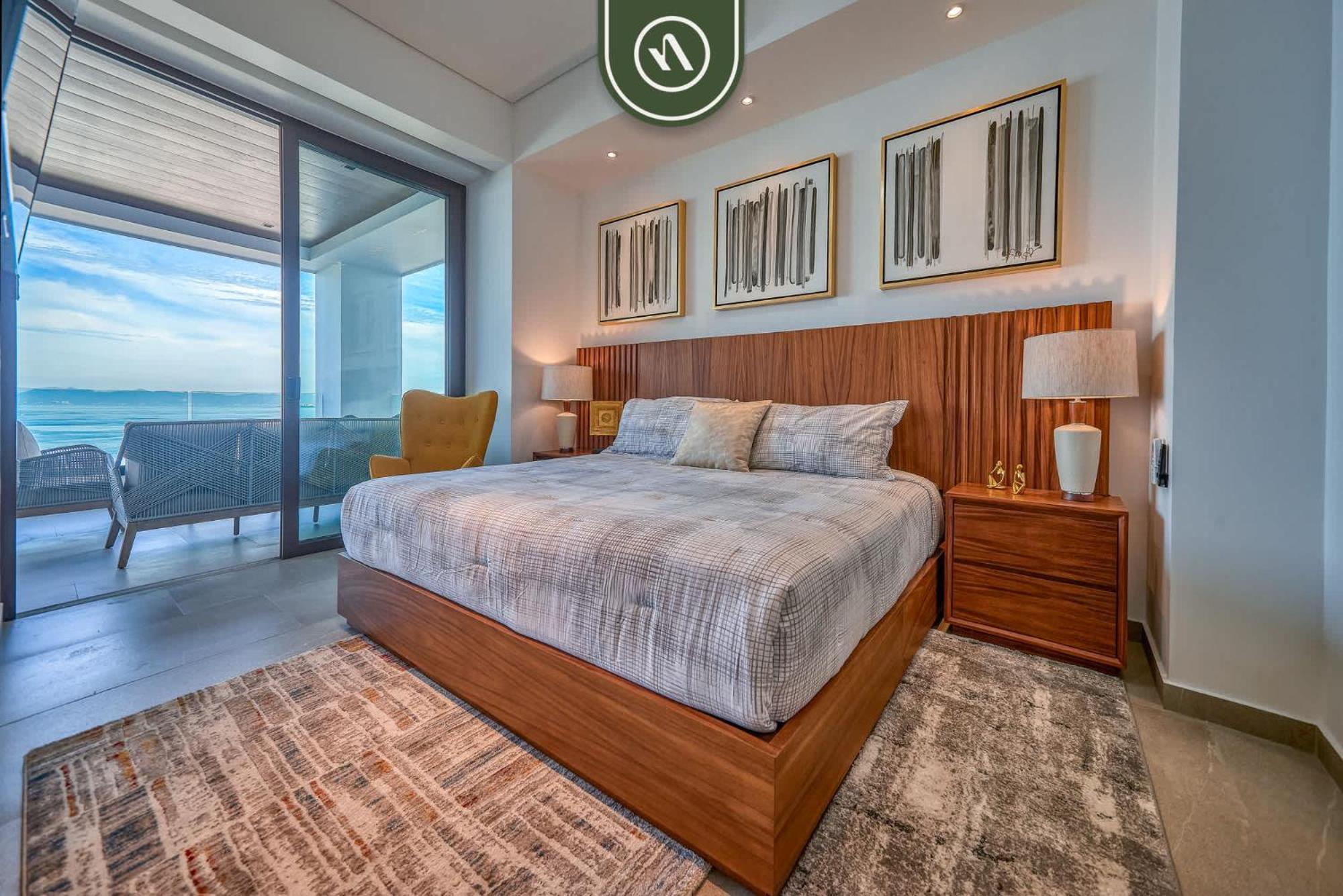 Great With Rooftop Pool Apartment