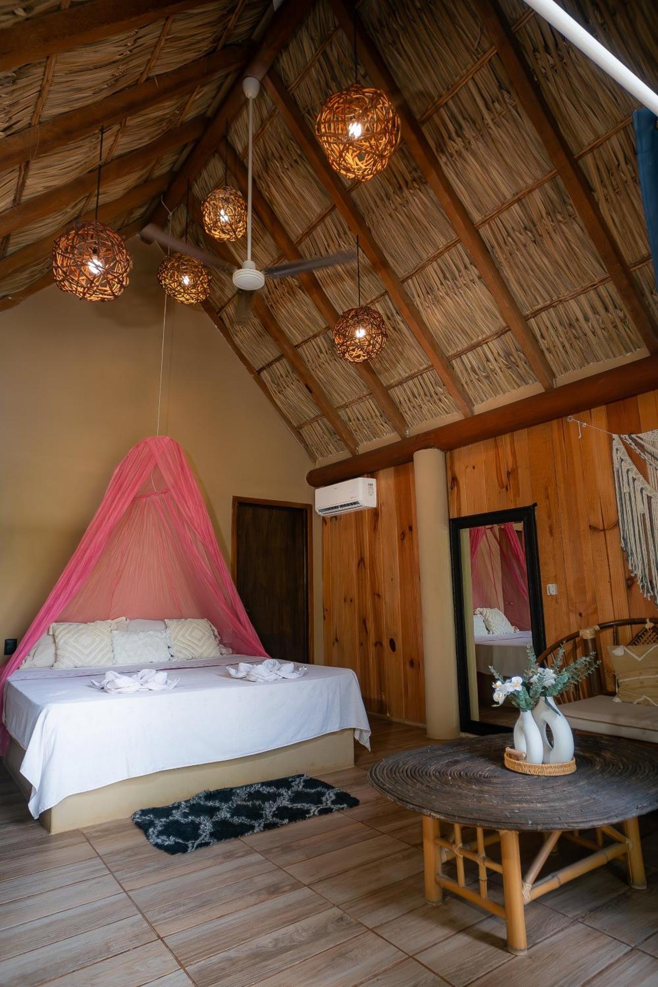 Resort Jovita Y Pancho Saladita *