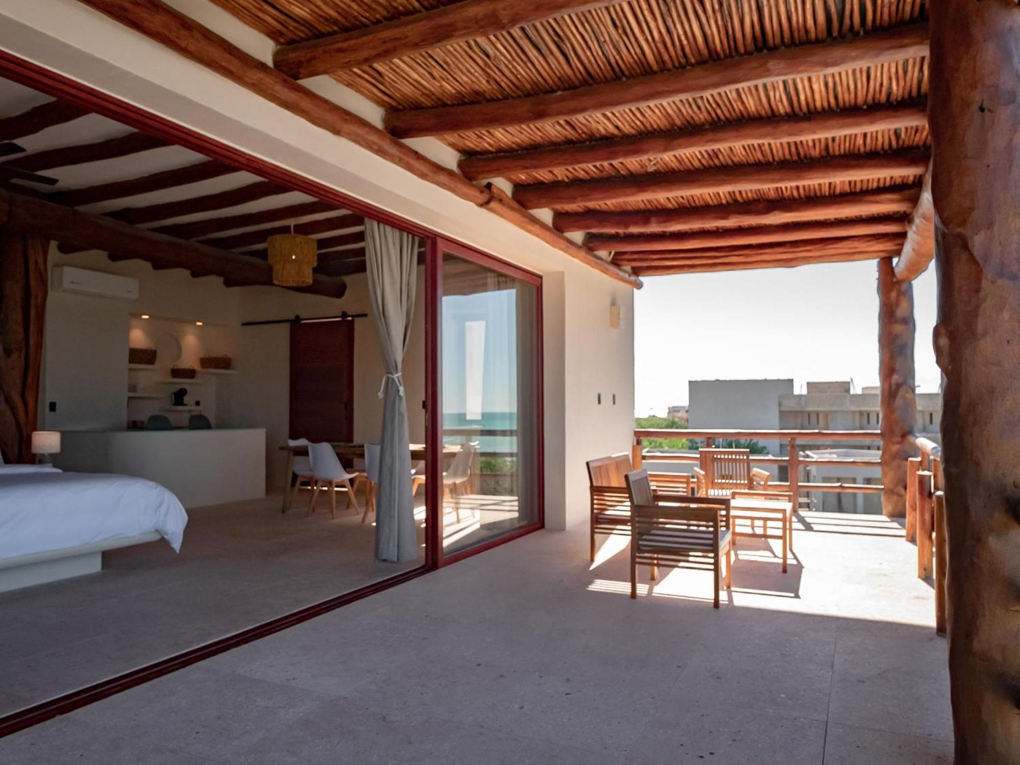 Front Boutique Dk House Hotel 4*
