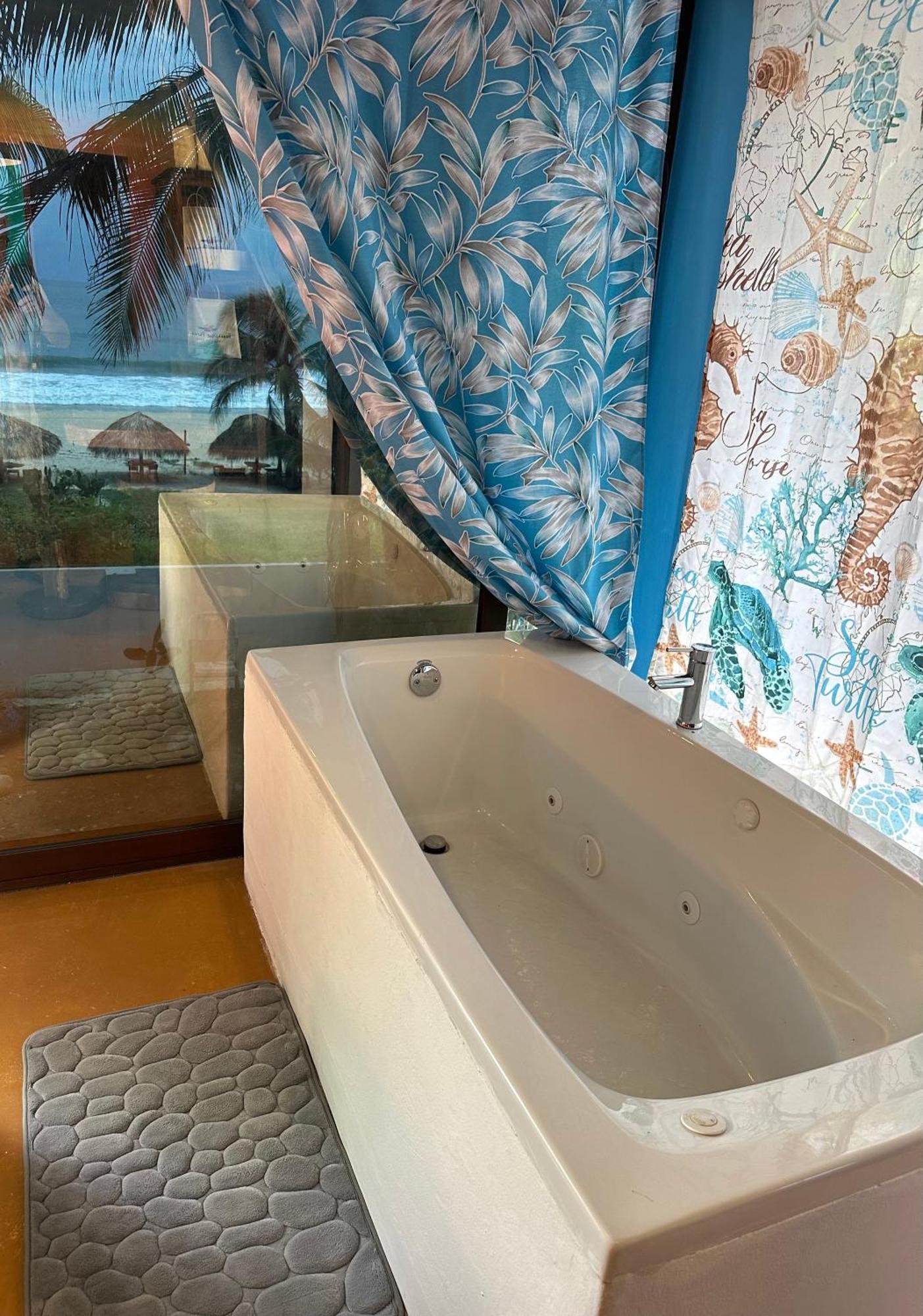 Beachfront Paradise Boutique - Casa Alebrijes Jacuzzi Suits 4* Agua Blanca