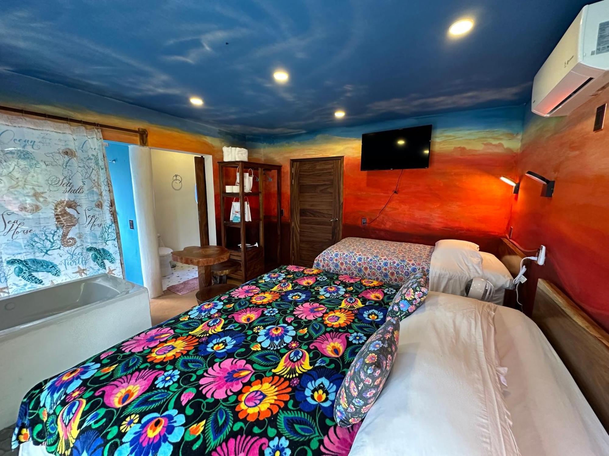 Beachfront Paradise Boutique - Casa Alebrijes Jacuzzi Suits Agua Blanca